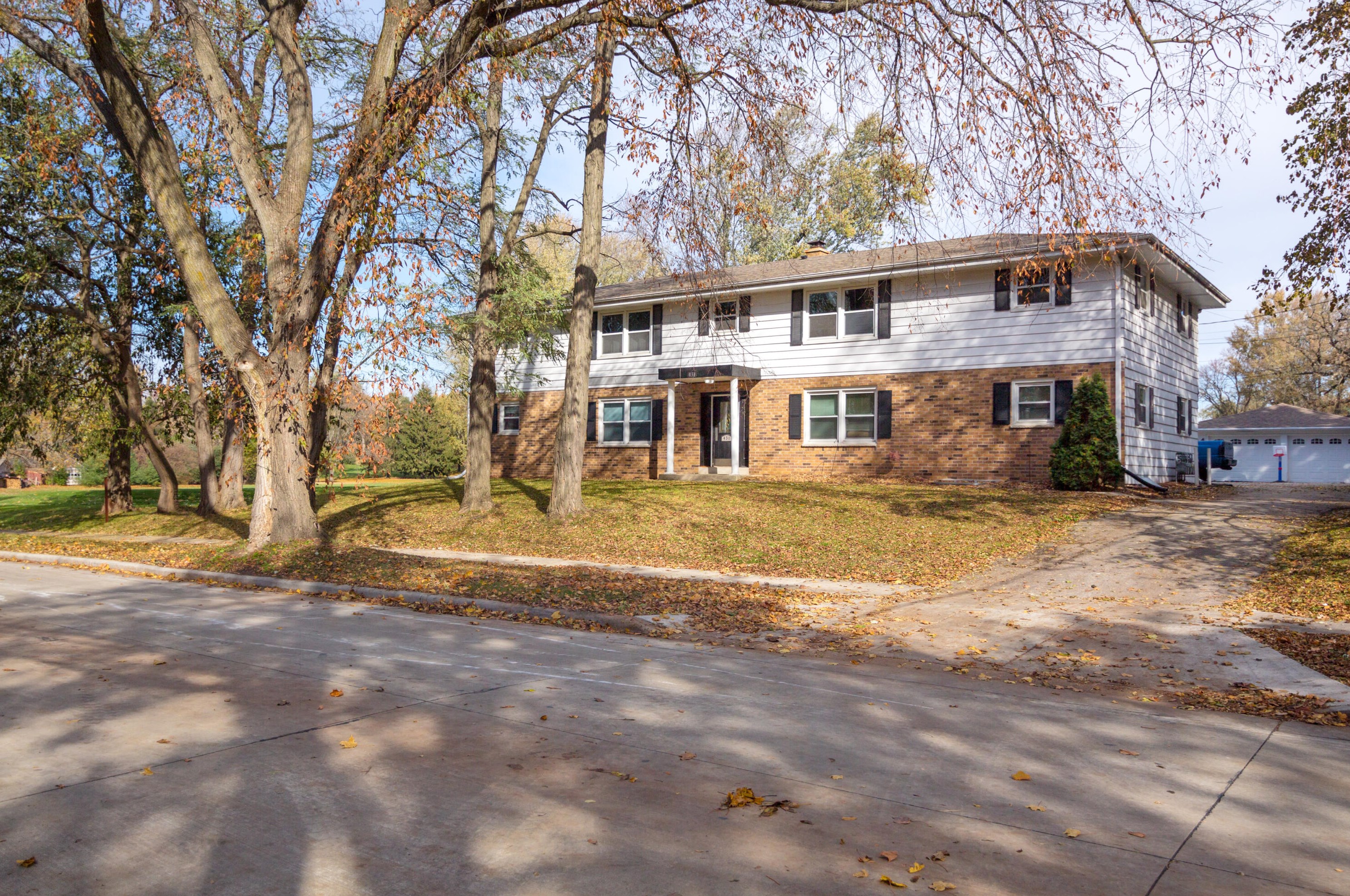 431 Nw Barstow St, Waukesha, WI 53188