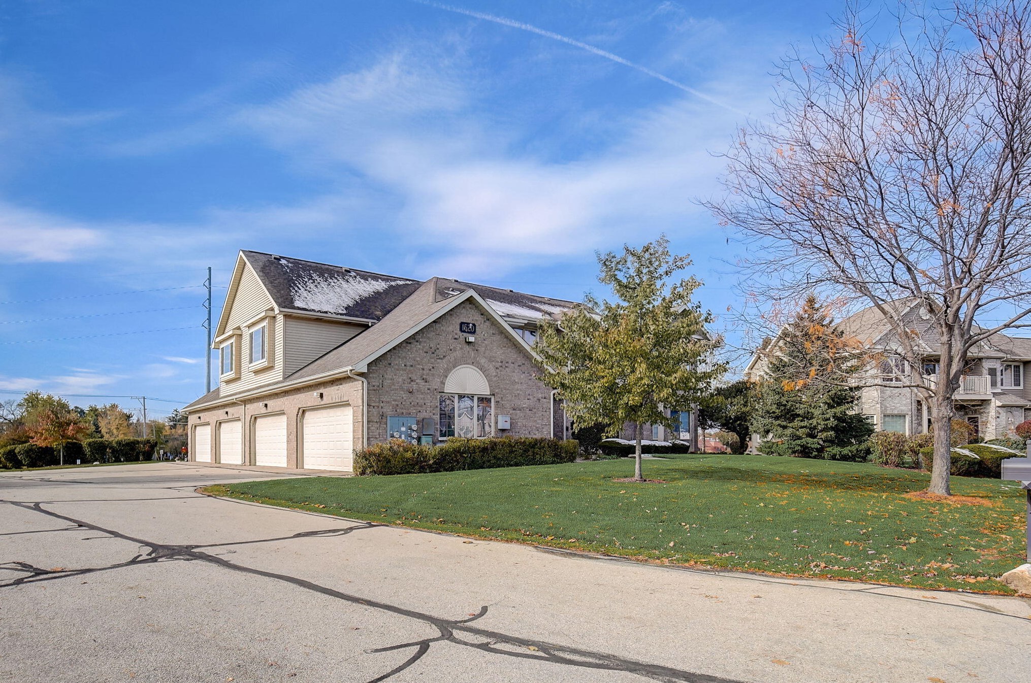 1520 Raintree Ln, Racine, WI 53406-2698