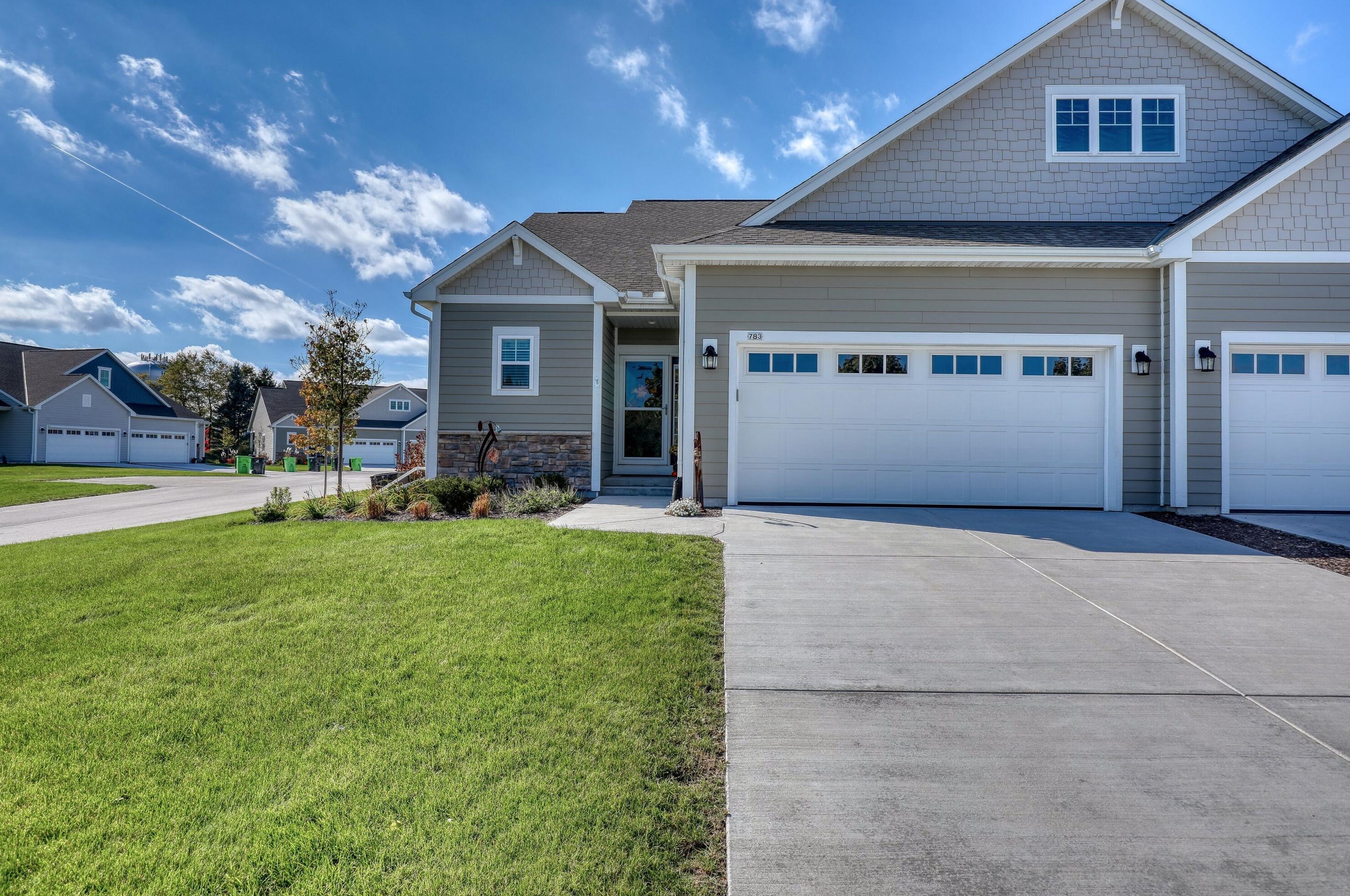 783 Bridlewood Dr, Hartford, WI 53027