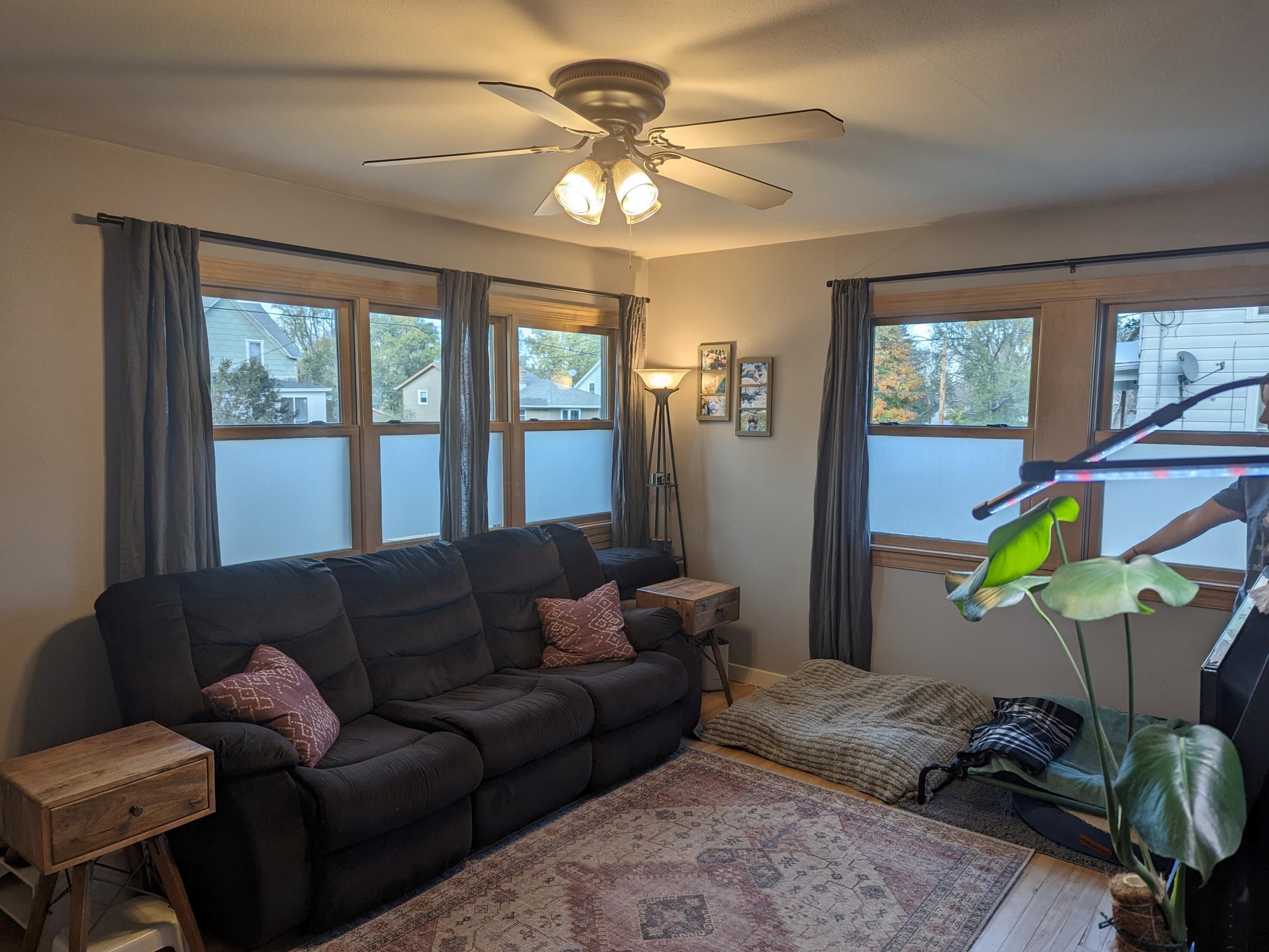 433 Maple Ave, Hartford, WI 53027-1919