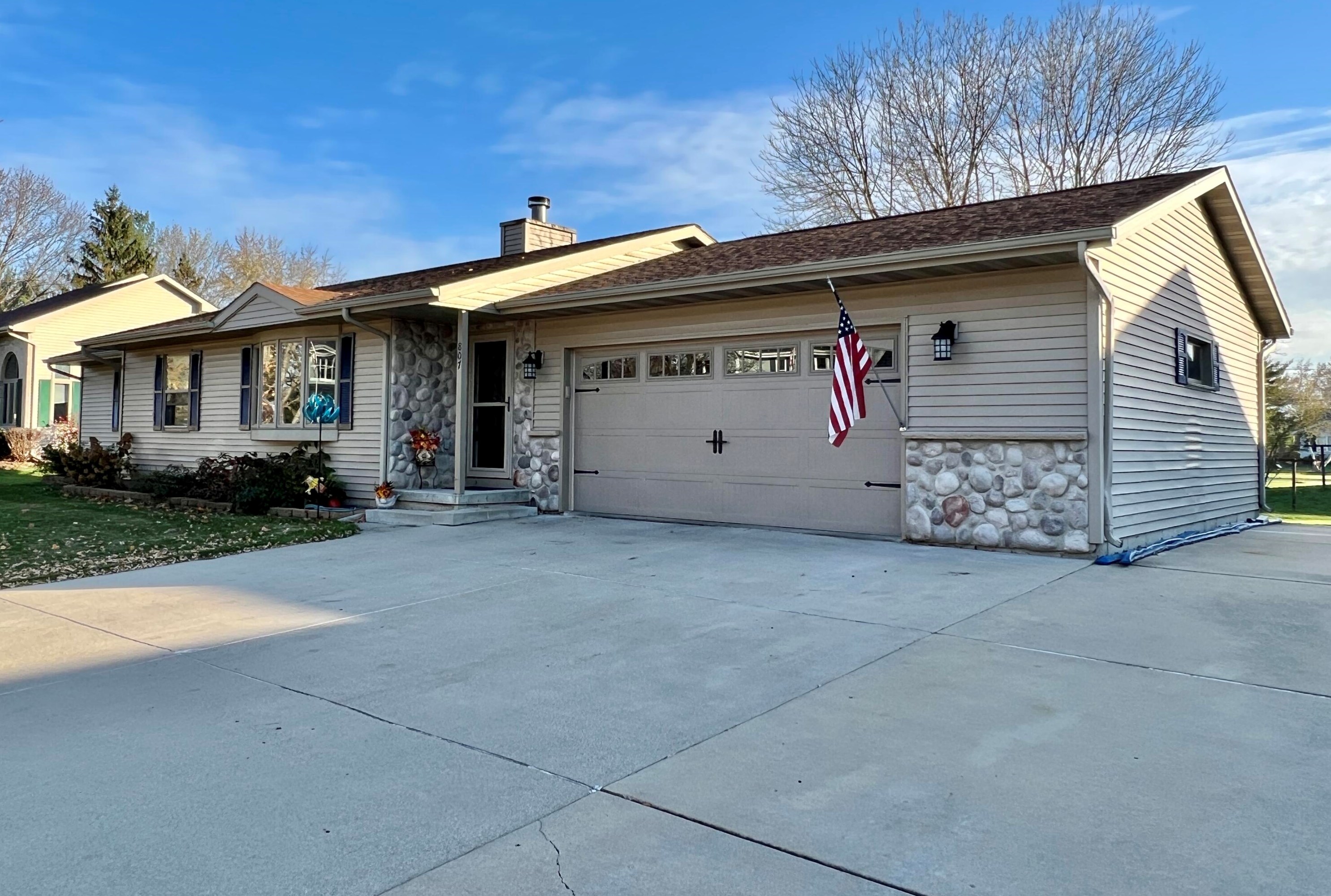 807 Cherokee Ct, Watertown, WI 53094
