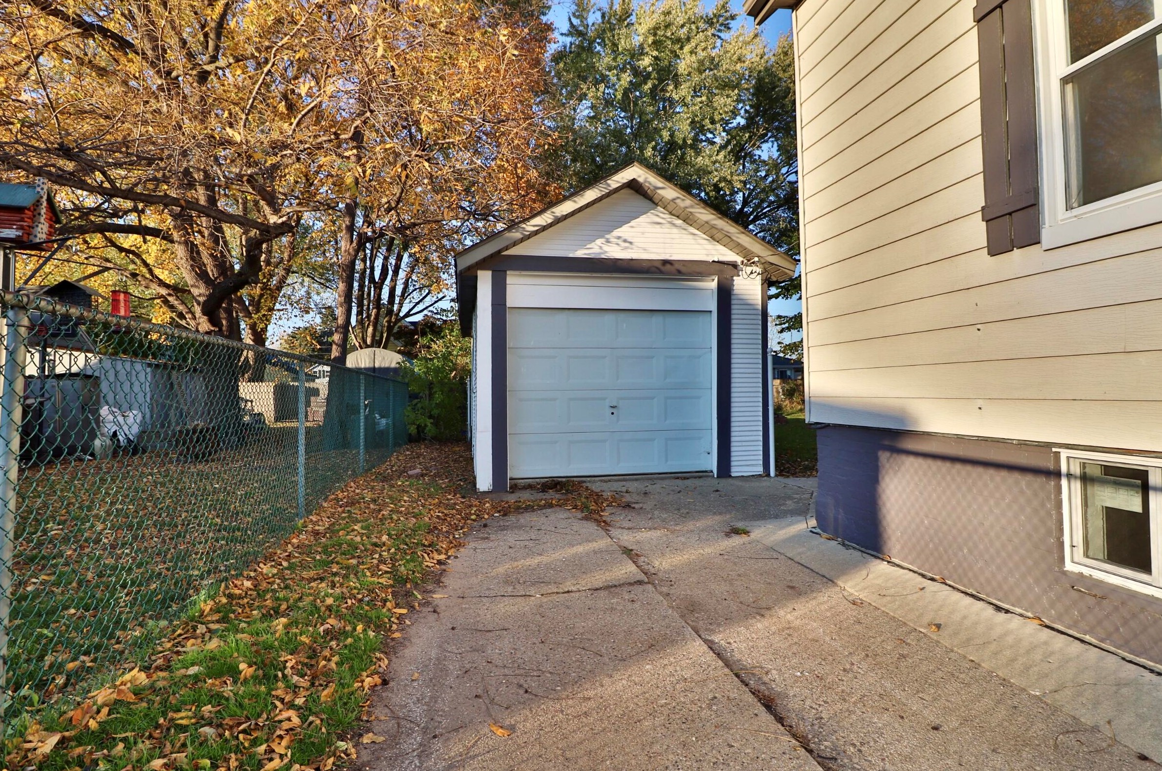 924 44th St, Kenosha, WI 53140