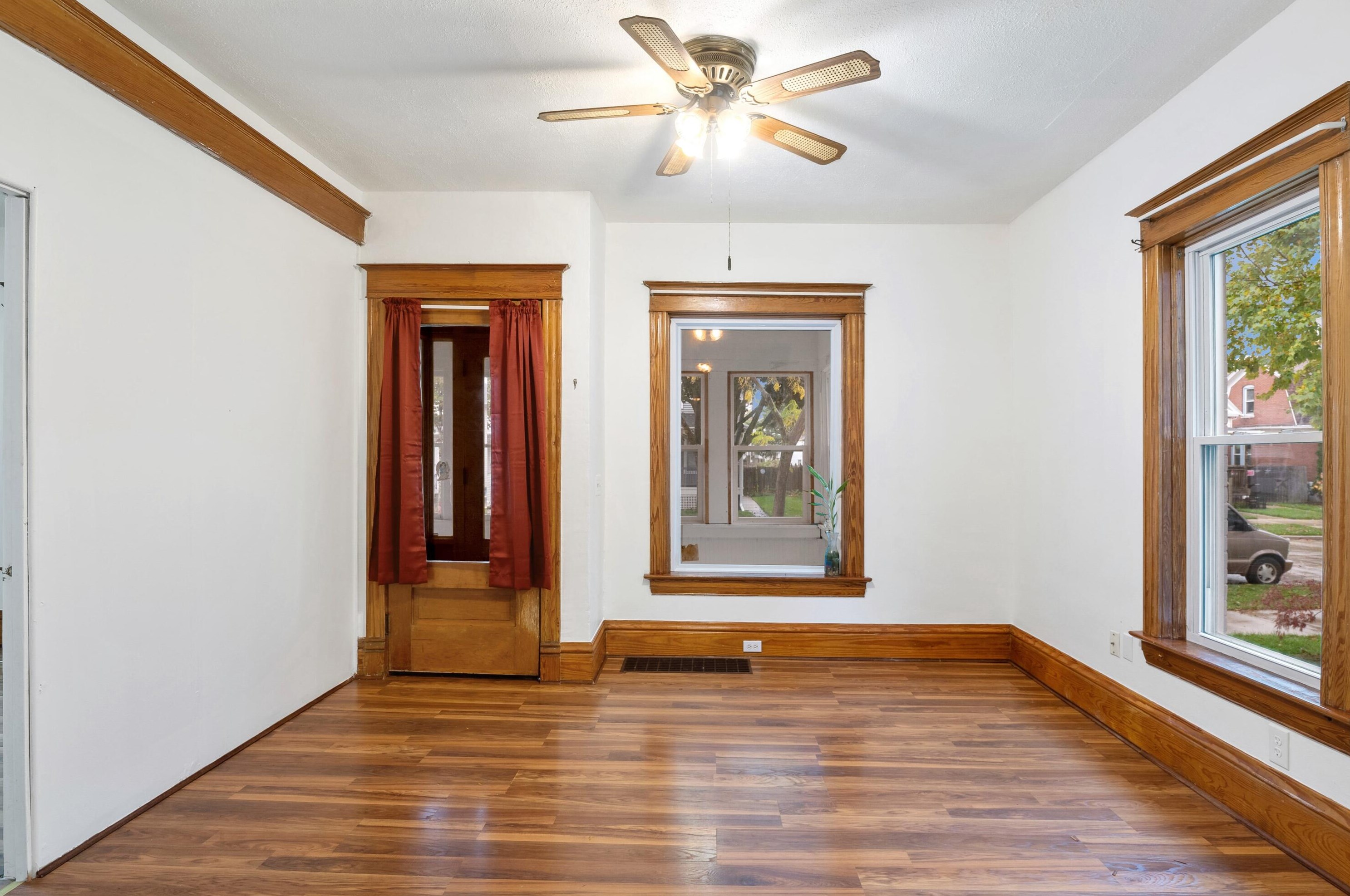 1640 Thurston Ave, Racine, WI 53405-3568