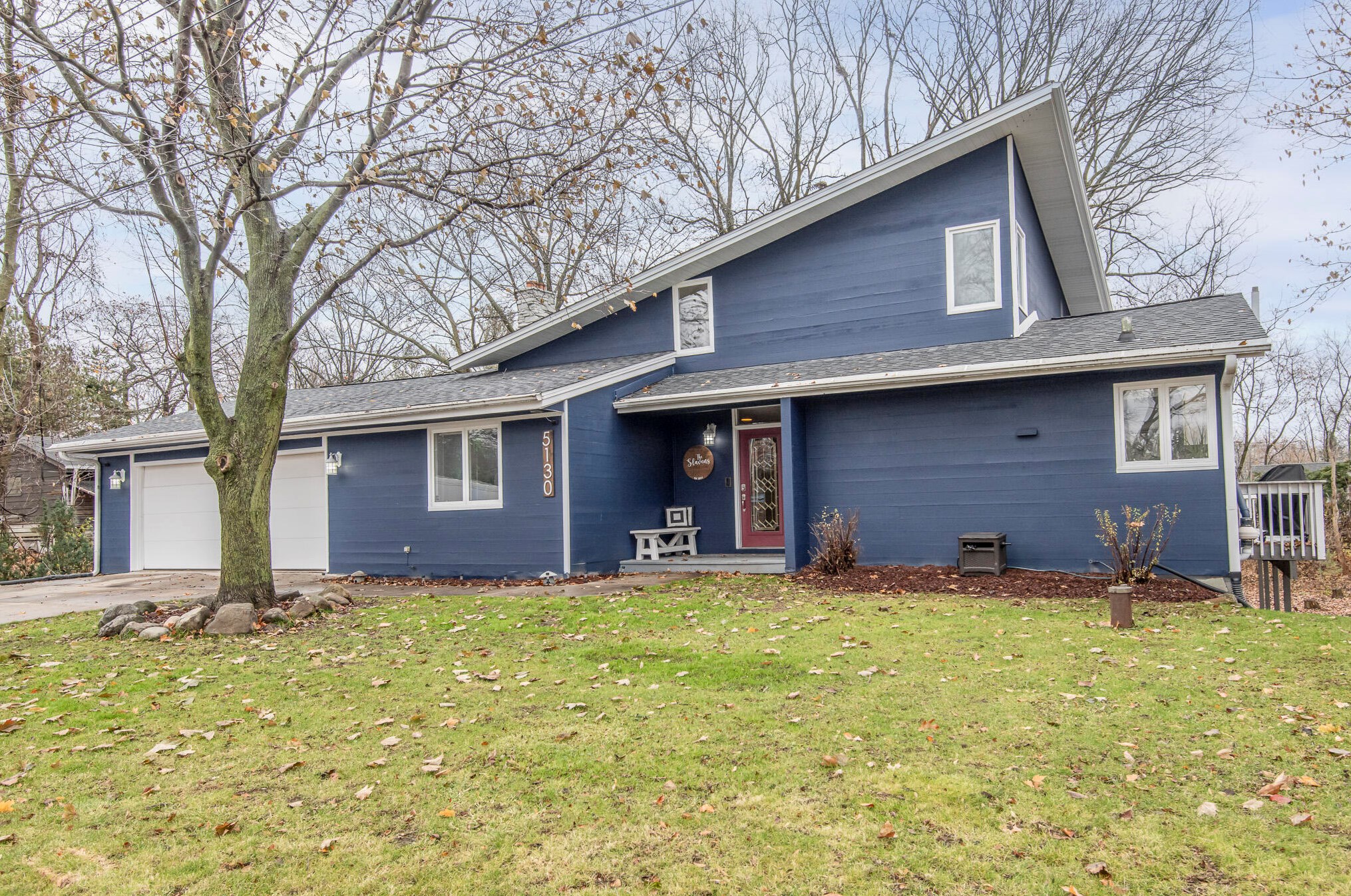 5130 S 116th St, Hales Corners, WI 53130