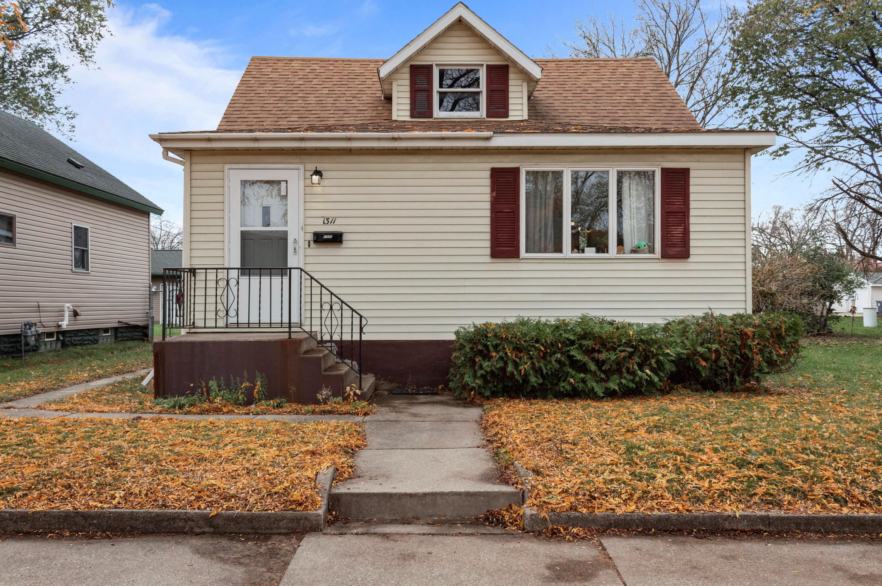 1311 Kane St, La Crosse, WI 54603