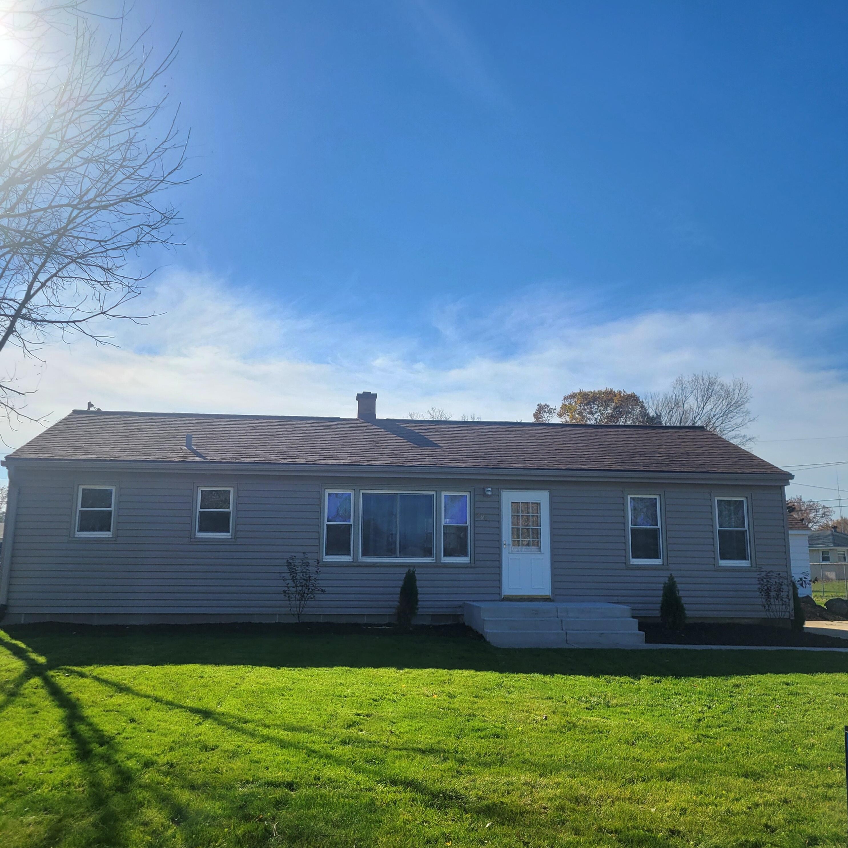 2901 Shady Ln, Racine, WI 53402-1171