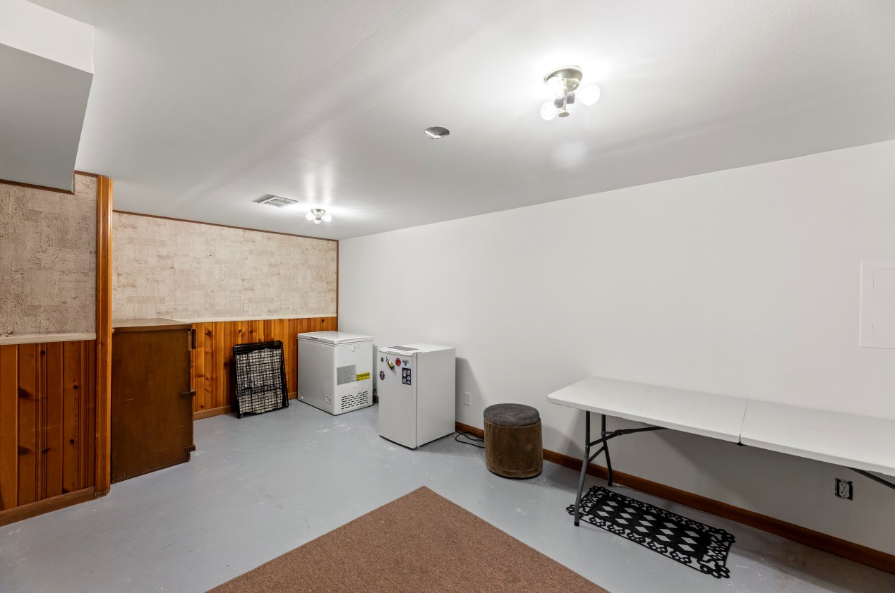 185 91st Pl, Milwaukee WI  53226-4525 exterior