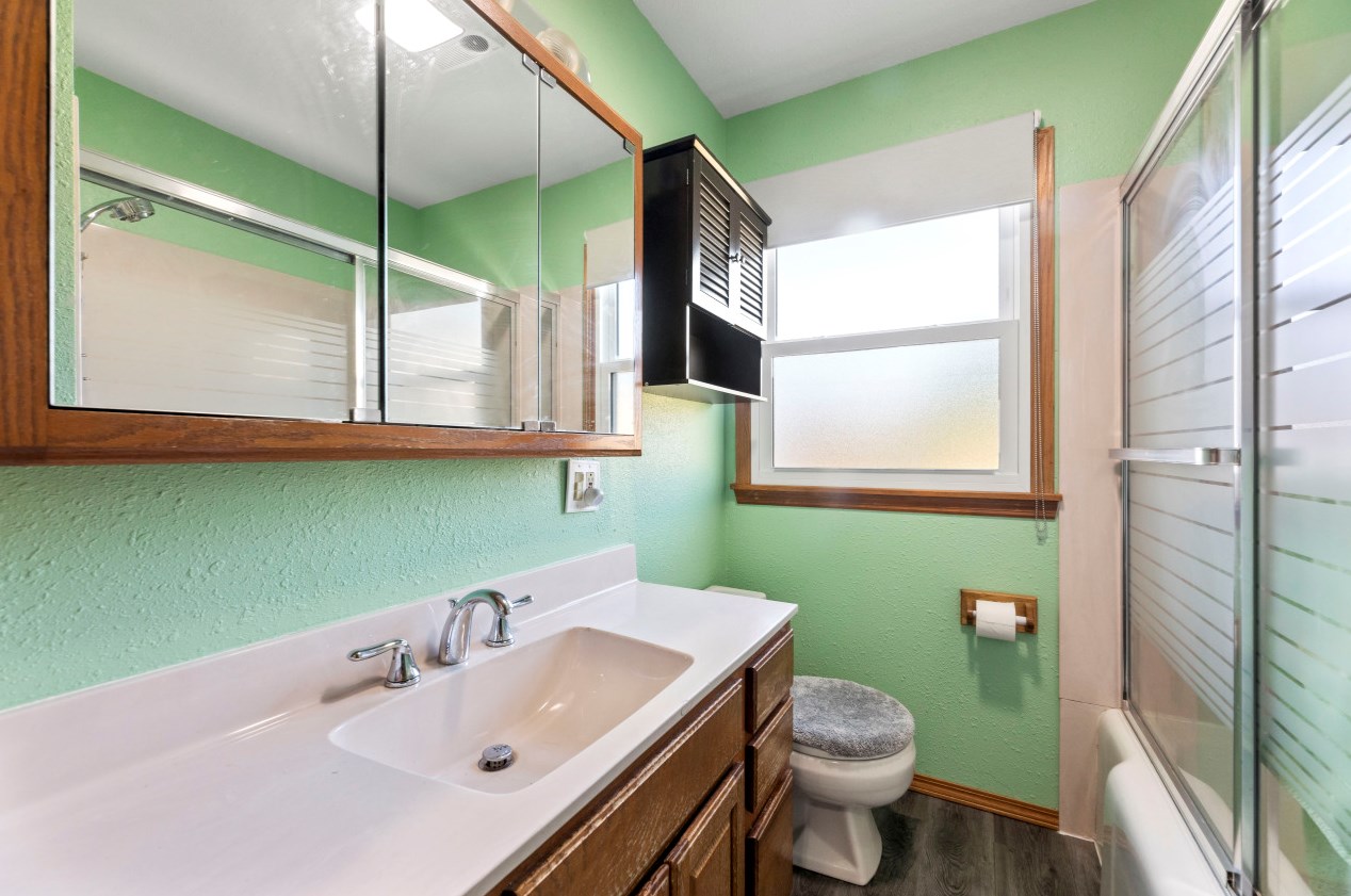 185 91st Pl, Milwaukee WI  53226-4525 exterior