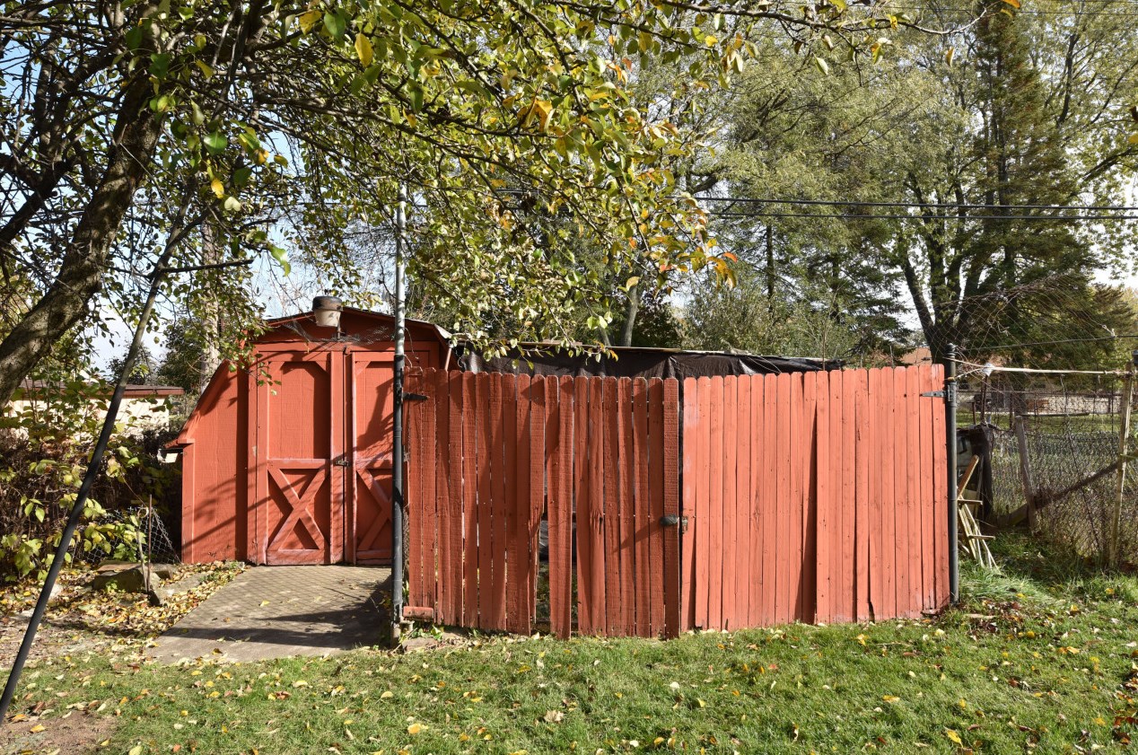 4130 160th St, Brookfield WI  53005-1400 exterior