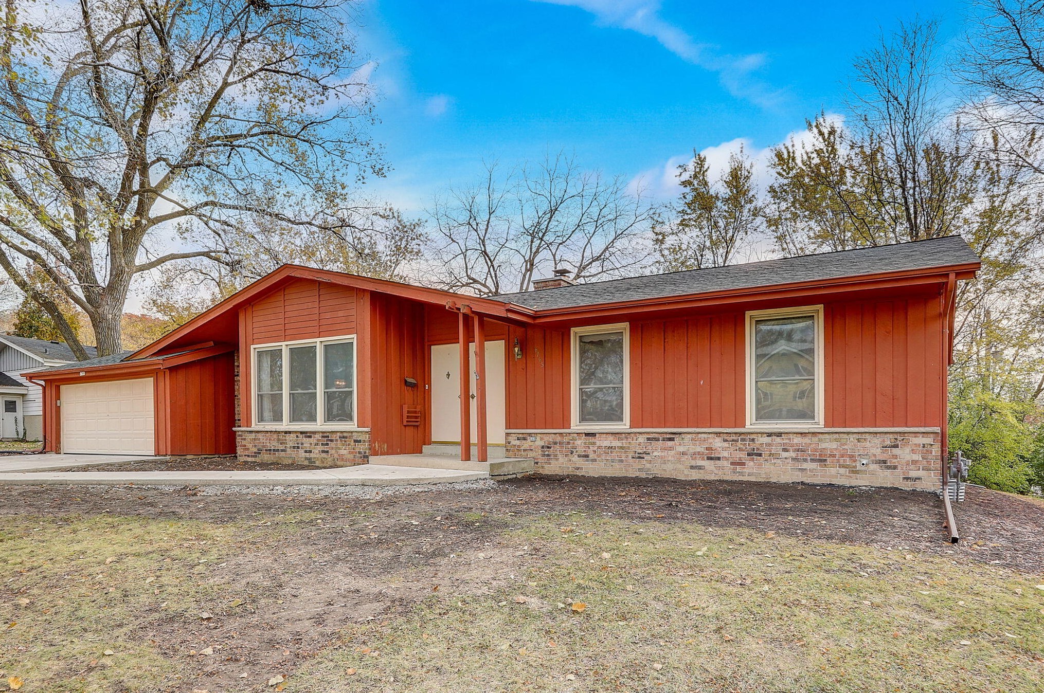4745 Sumac Ln, Greendale, WI 53129