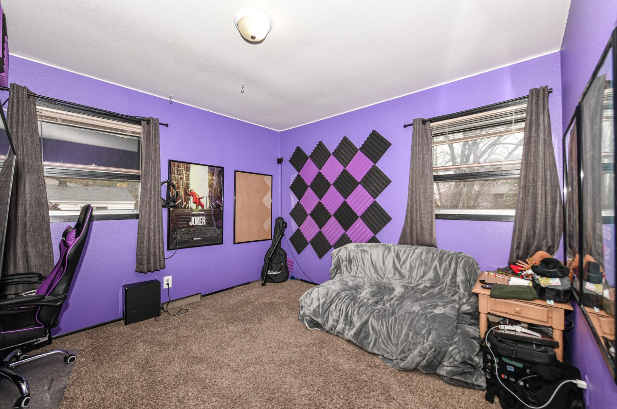 1800 Drexel Blvd, South Milwaukee WI  53172-2926 exterior