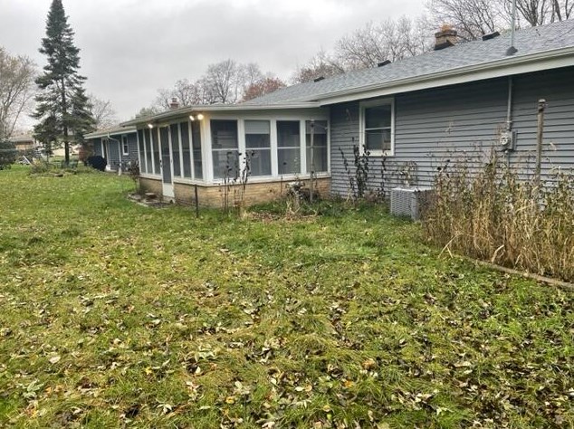 5433 Oxford Dr, Greendale, WI 53129