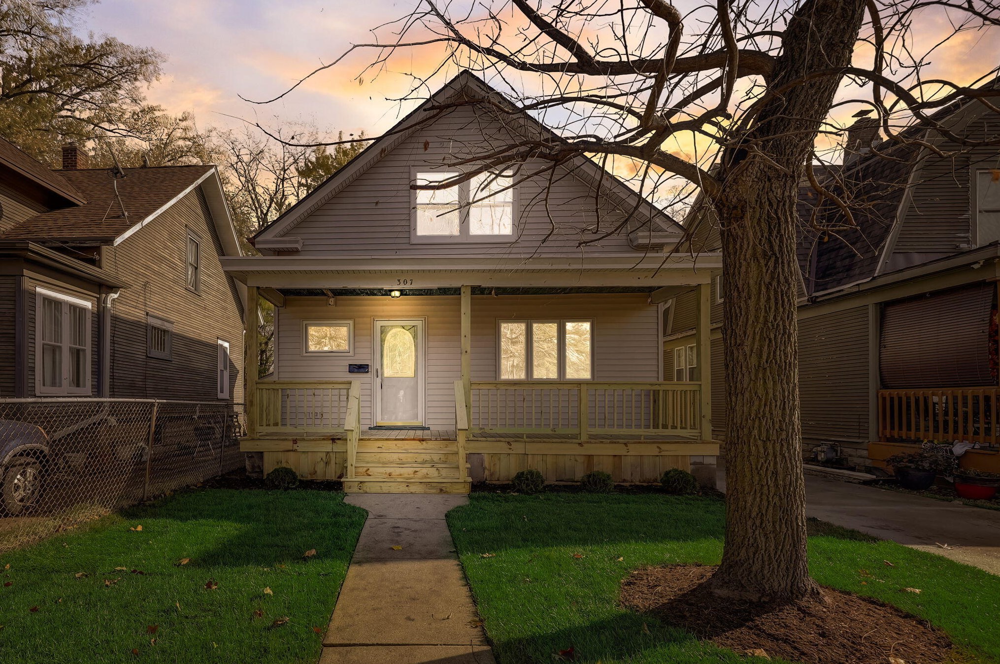 307 Blaine Ave, Racine, WI 53405