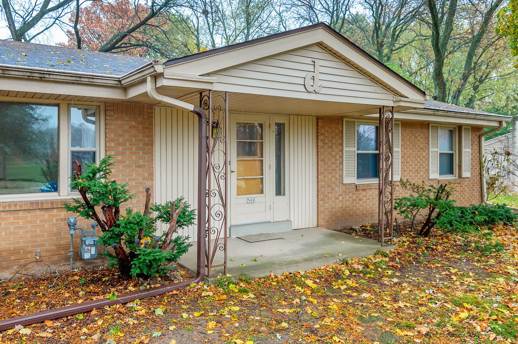 500 Rip Van Winkle Dr, Waukesha, WI 53186