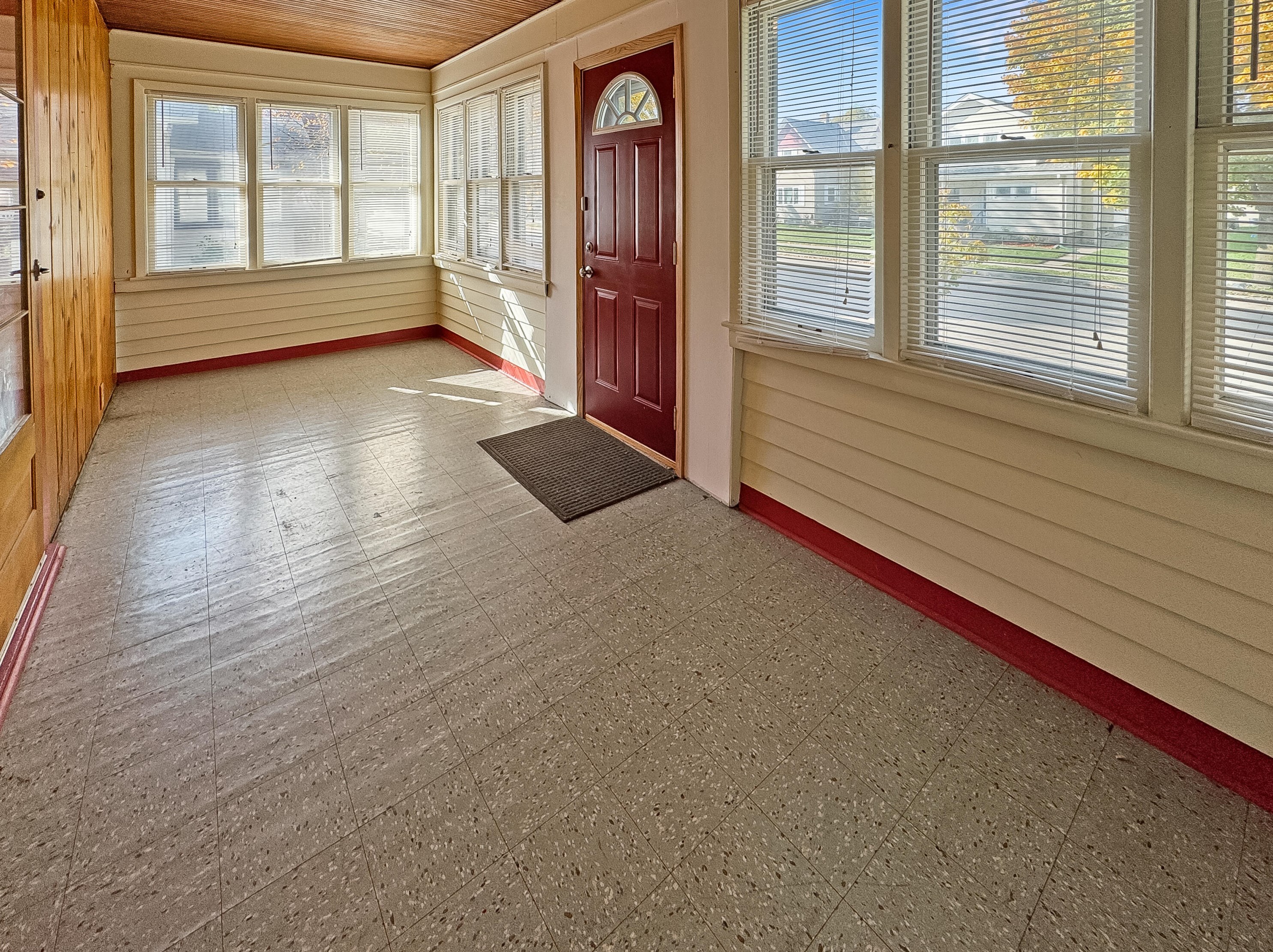 1023 E Main St, Waukesha, WI 53186