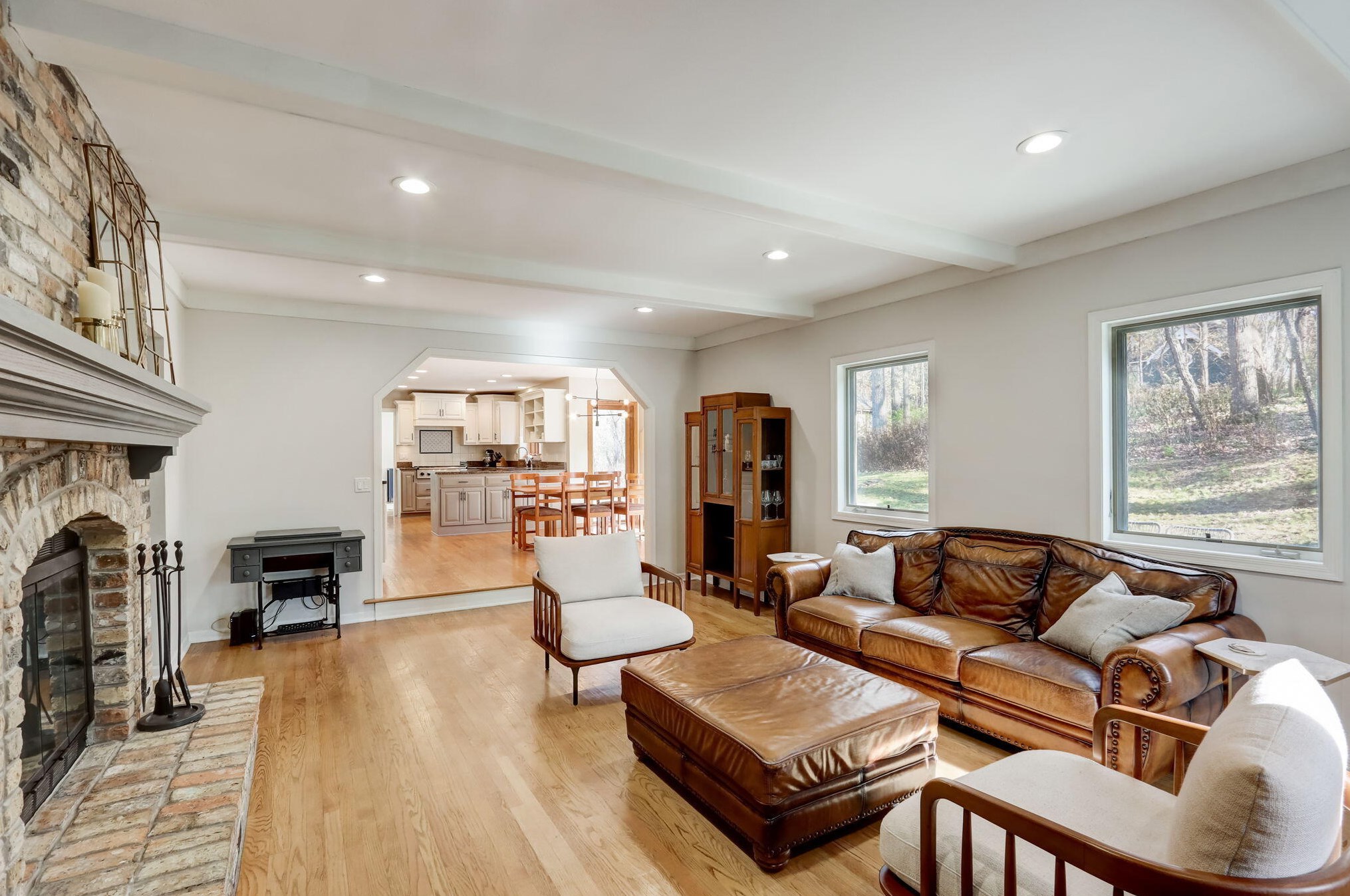 468 Garrison Ct, Delafield WI  53018-2033 exterior