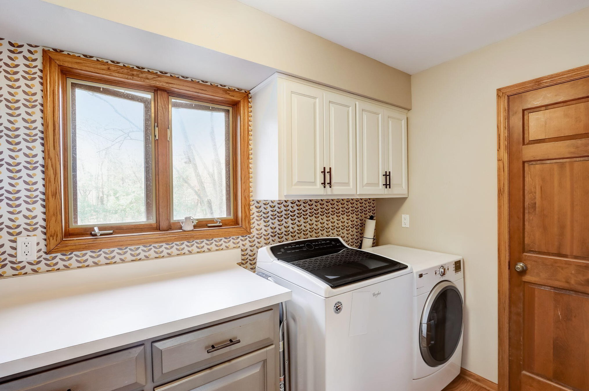 468 Garrison Ct, Delafield WI  53018-2033 exterior