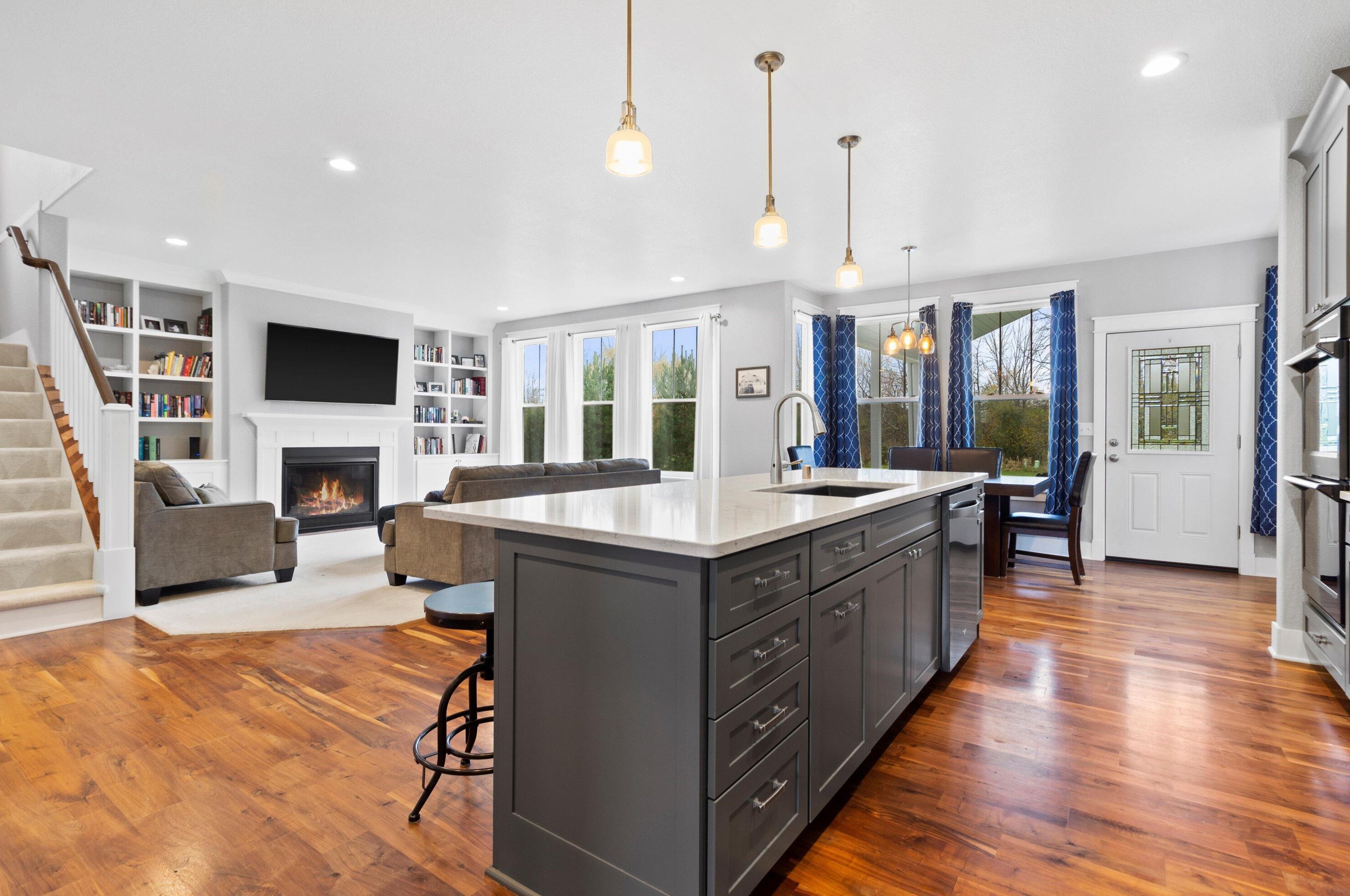 7550 W Freistadt Rd, Thiensville, WI 53092