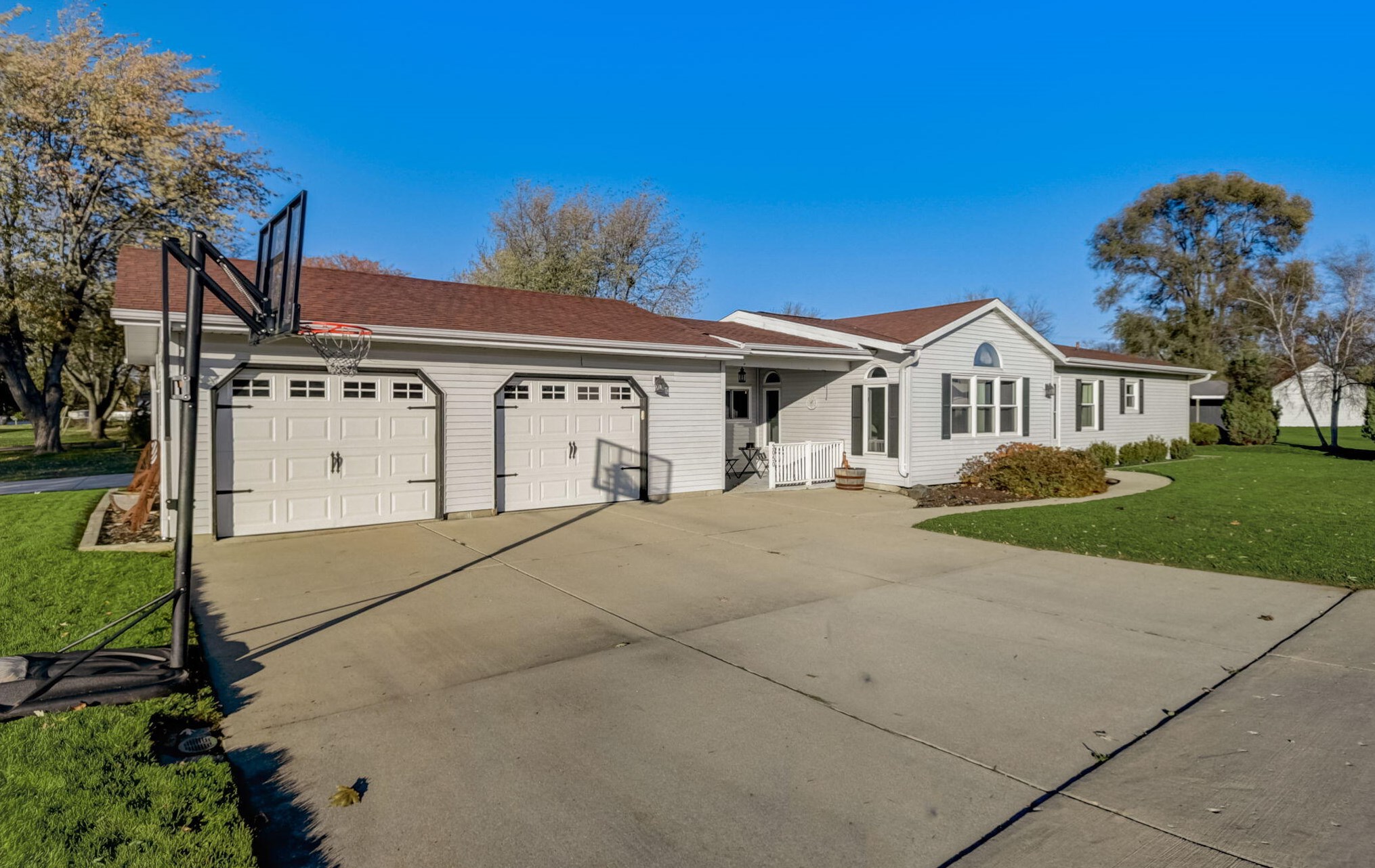 3050 Brg St, Milwaukee WI 53221-4748 exterior