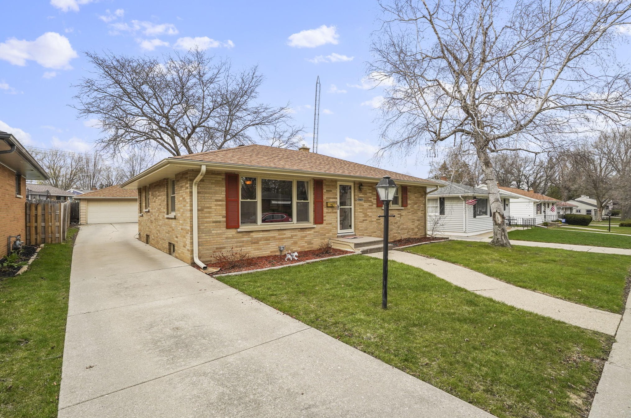 4718 Harding Rd, Kenosha, WI 53142