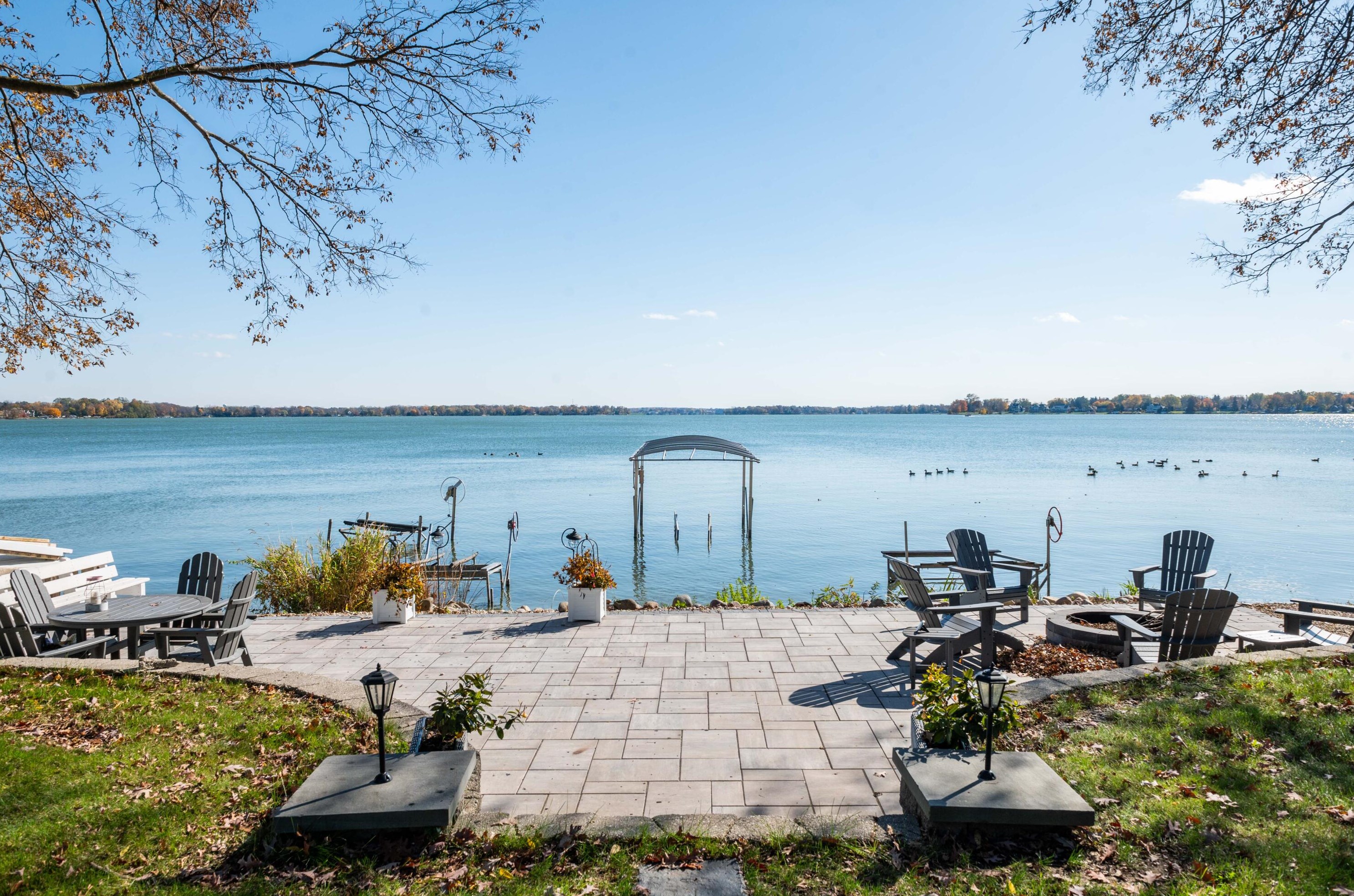 538 Lac La Belle Dr, Oconomowoc, WI 53066