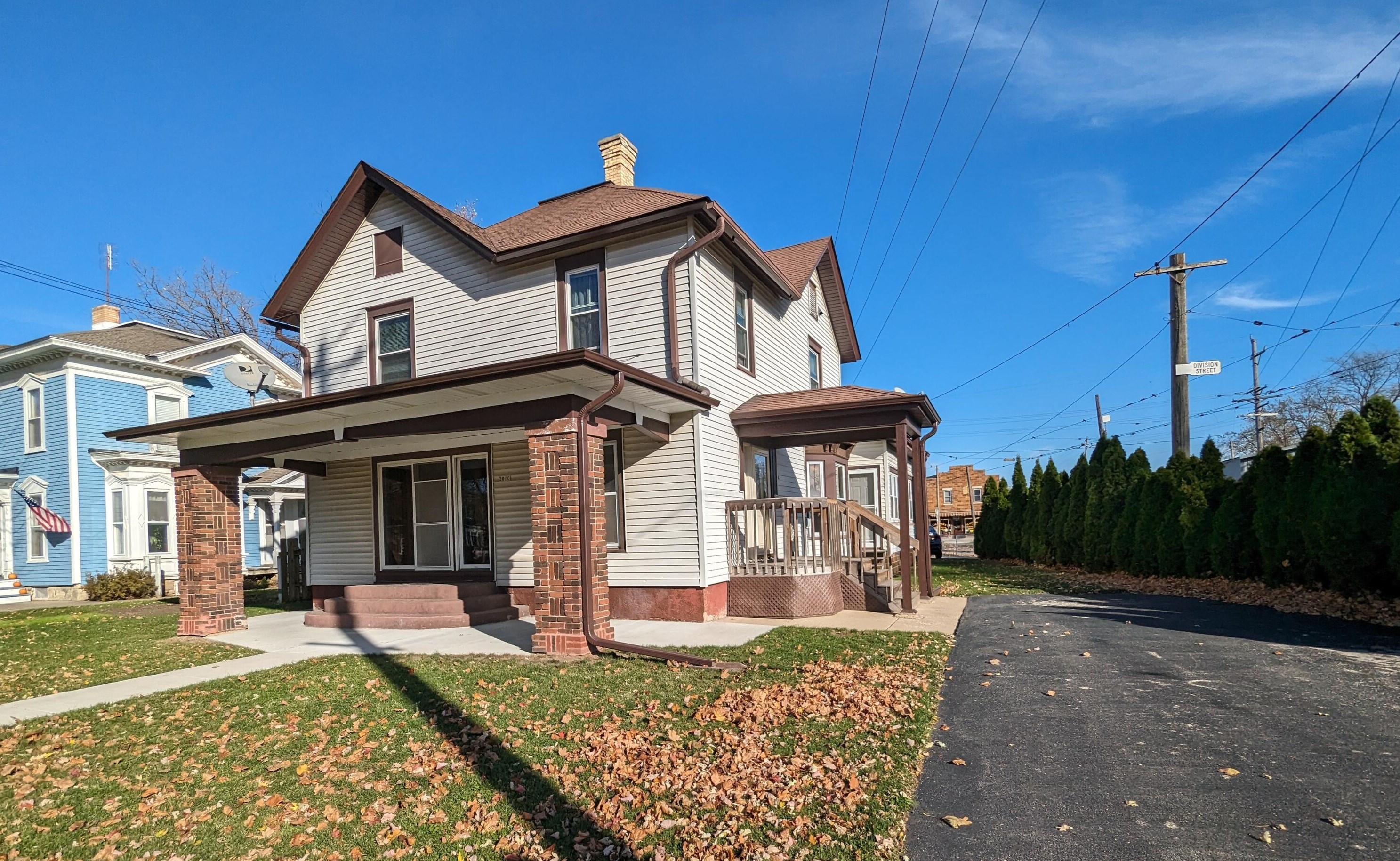 2010 Division St, East Troy, WI 53120