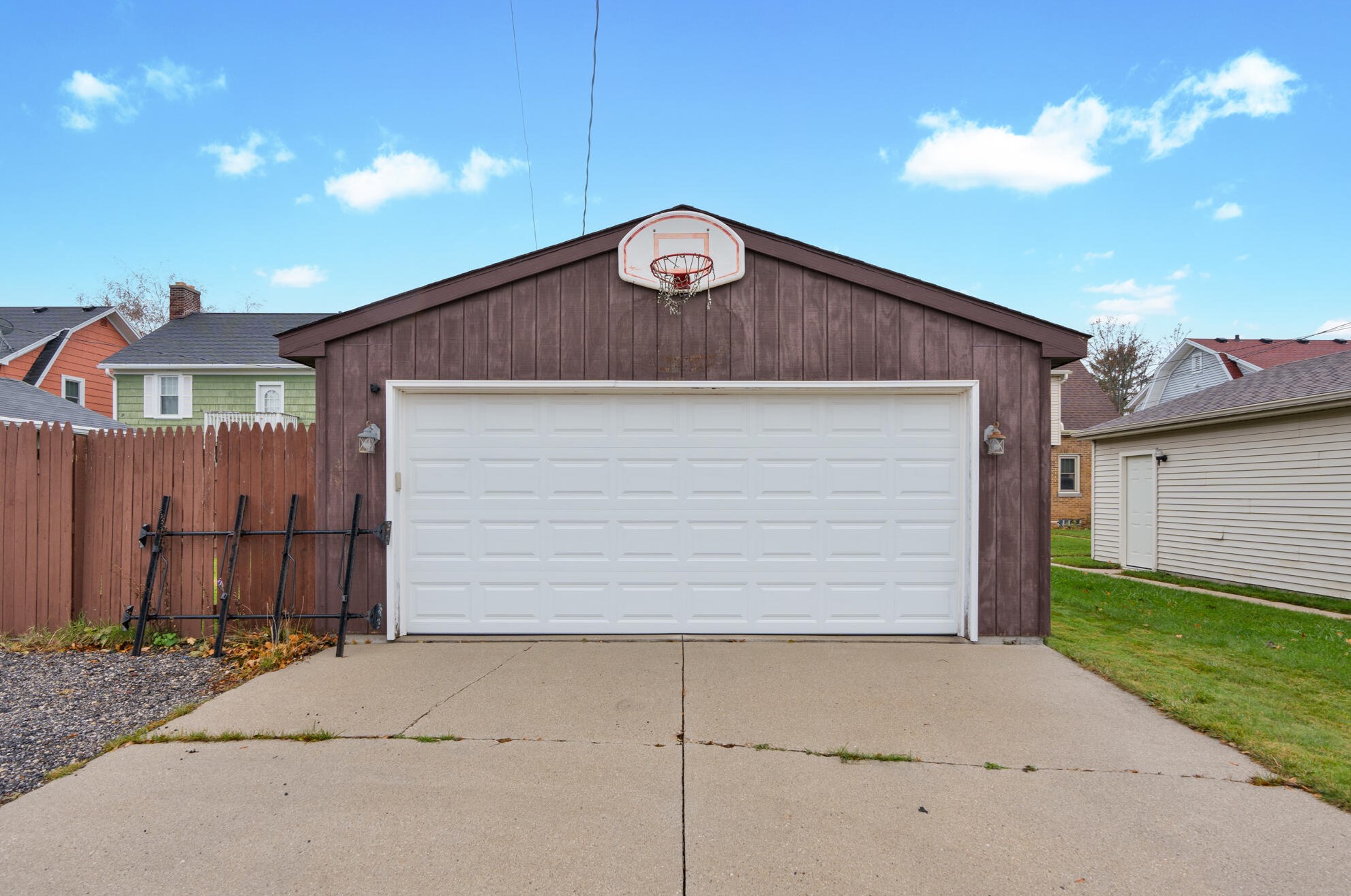 2531 Elizabeth St, Sheboygan WI  53083-4745 exterior