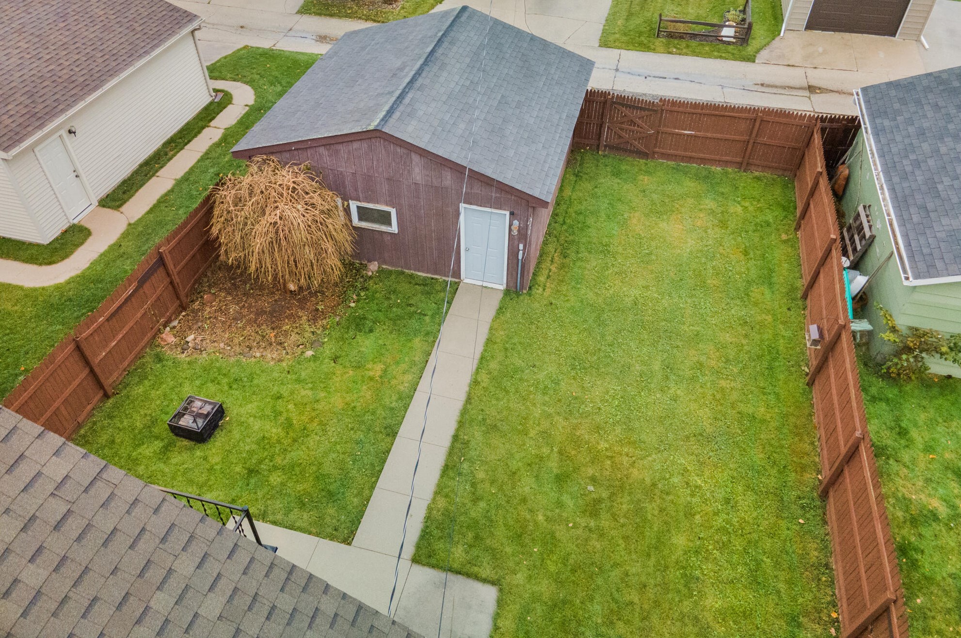2531 Elizabeth St, Sheboygan WI  53083-4745 exterior