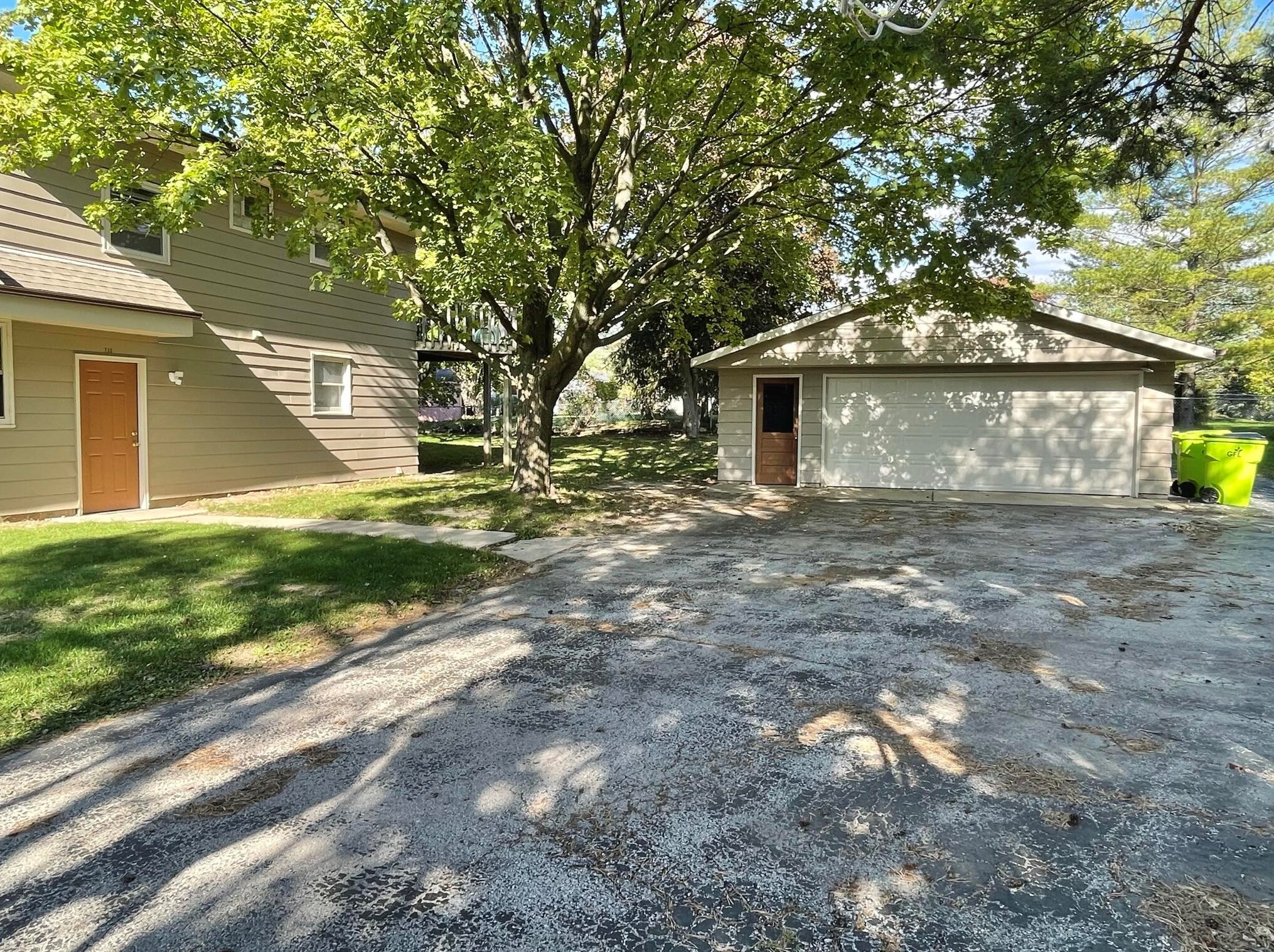 730 Normandy Cir #732, Chenequa, WI 53029