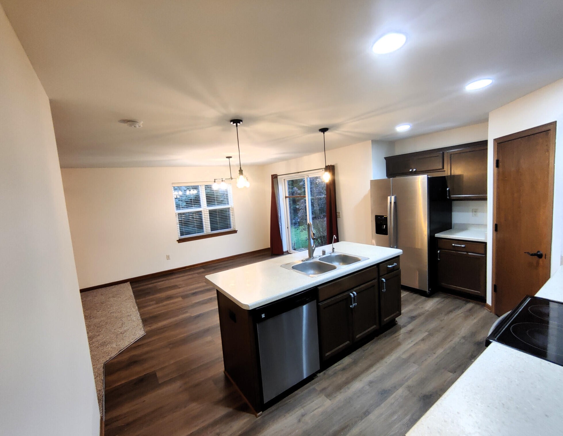 323 Brookview Dr, West Bend, WI 53095-3523