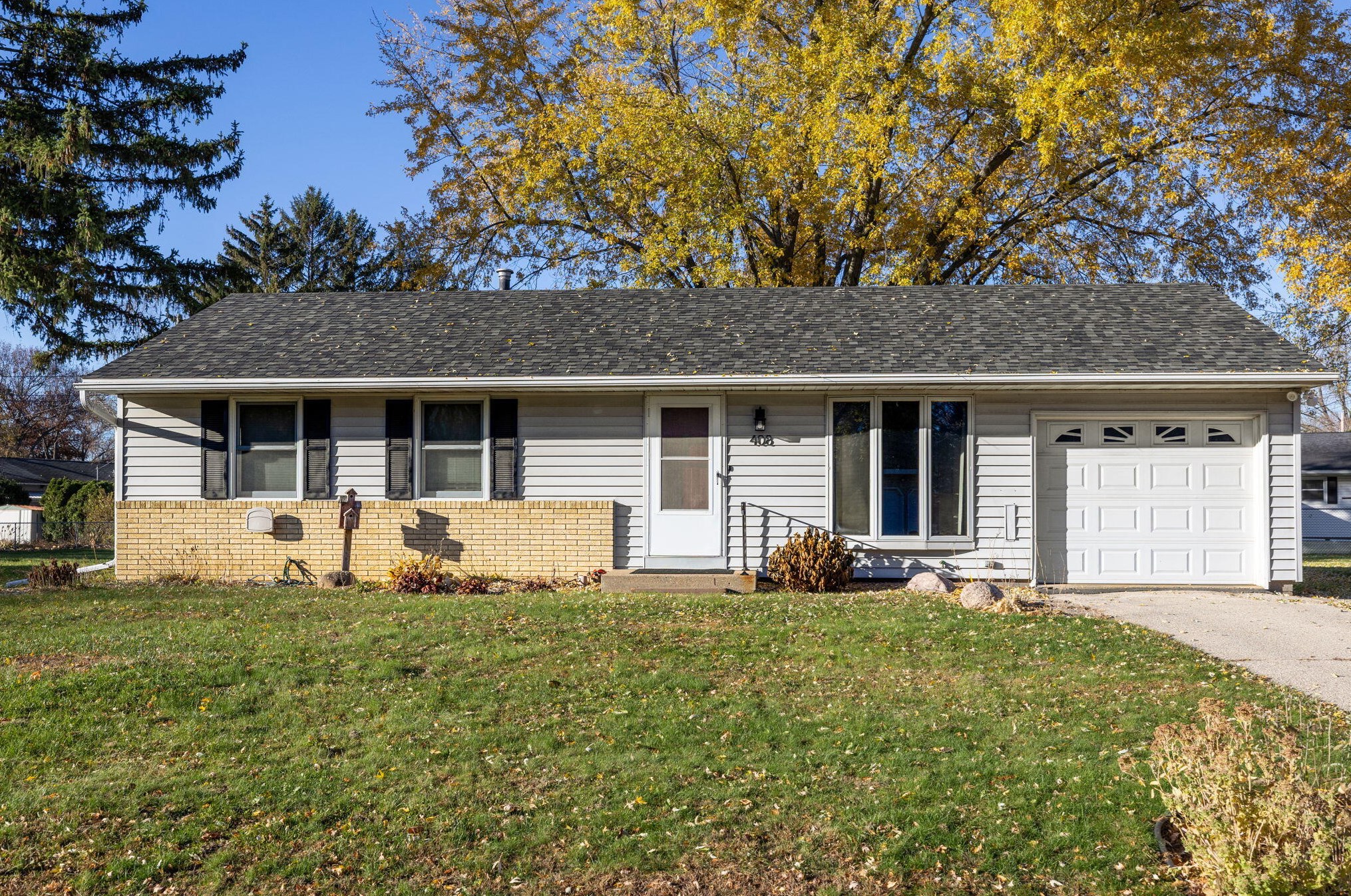 408 11th Ave, Onalaska, WI 54650