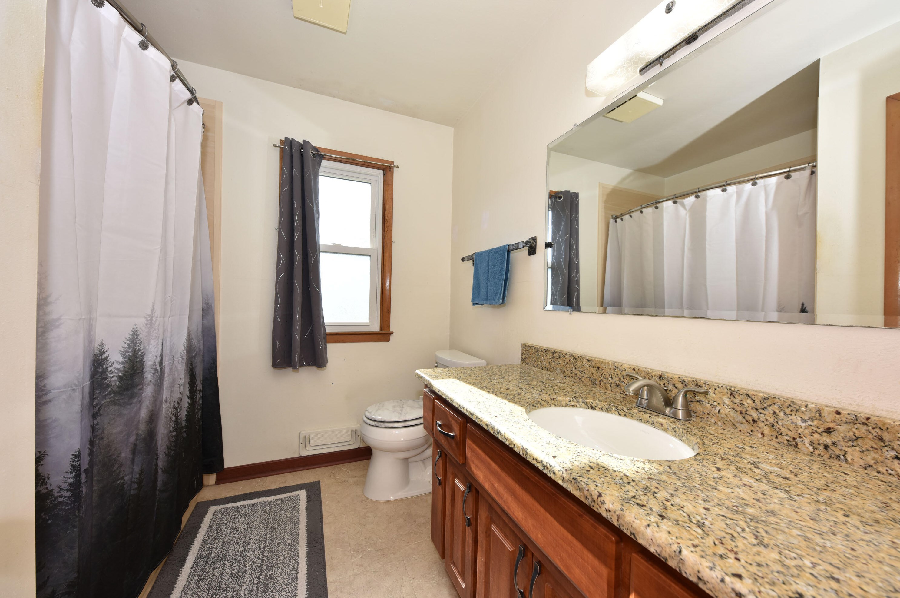 3677 Kimberly Ave, Cudahy WI  53110-3049 exterior