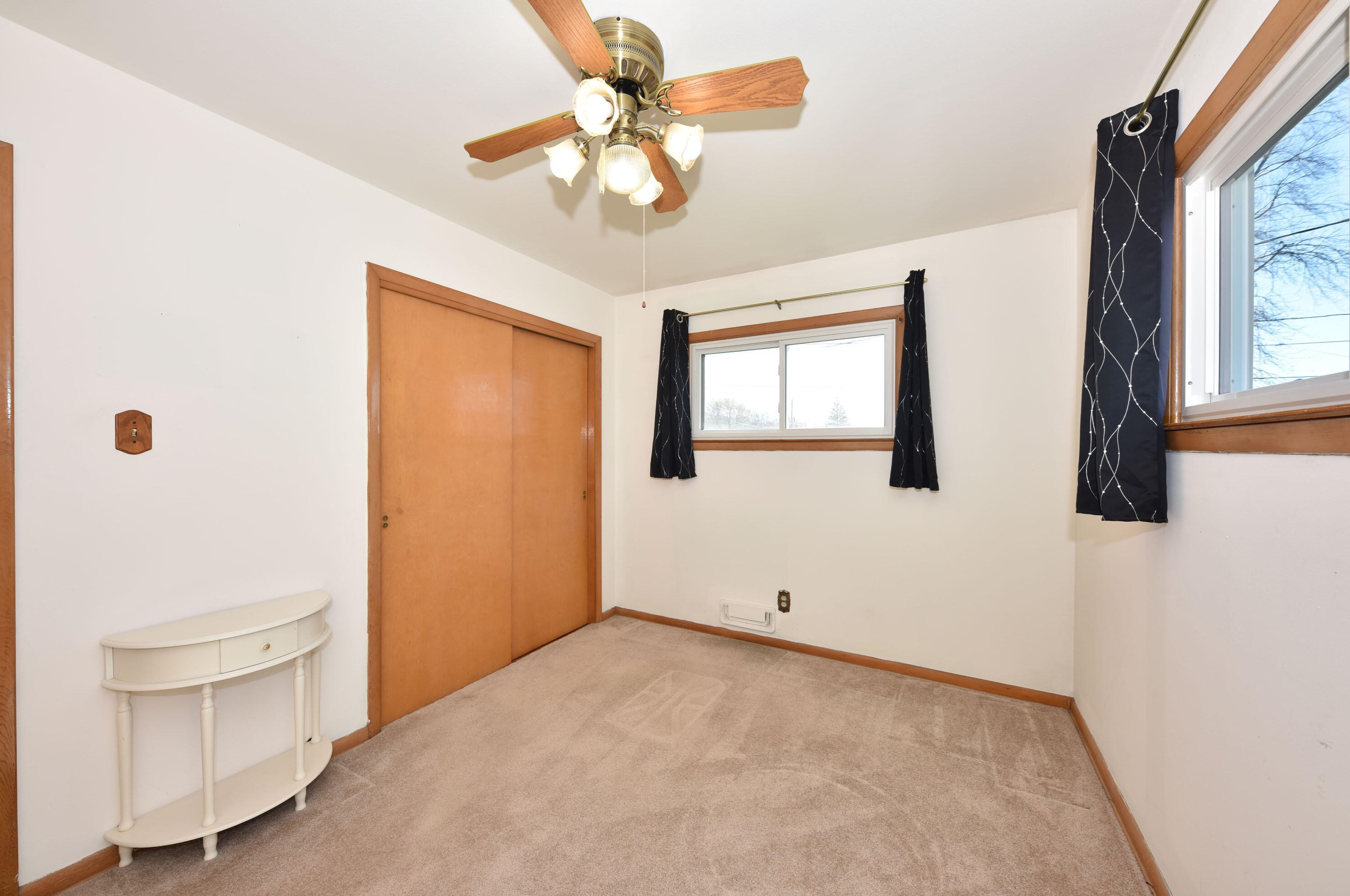 3677 Kimberly Ave, Cudahy WI  53110-3049 exterior