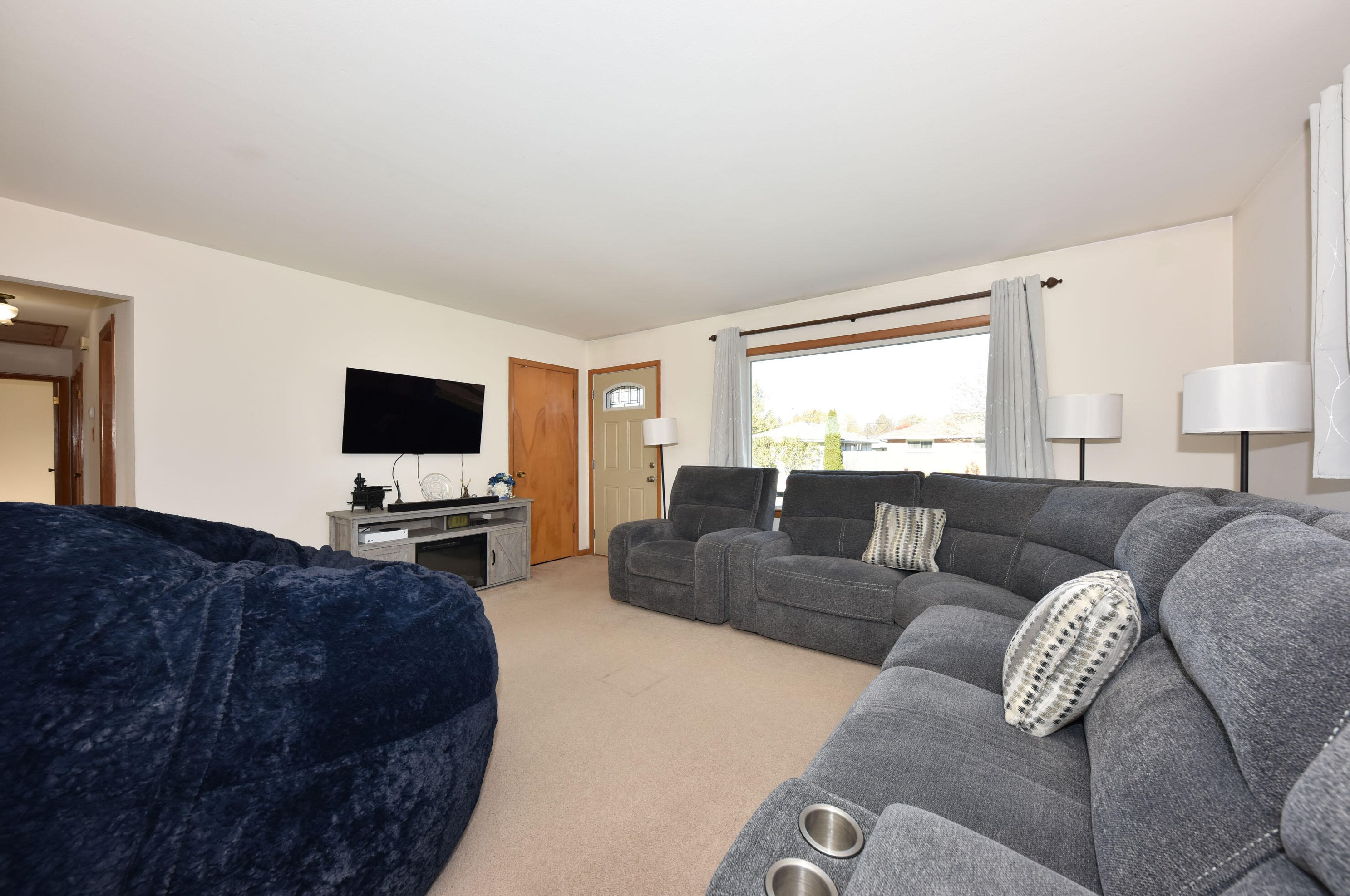3677 Kimberly Ave, Cudahy WI  53110-3049 exterior