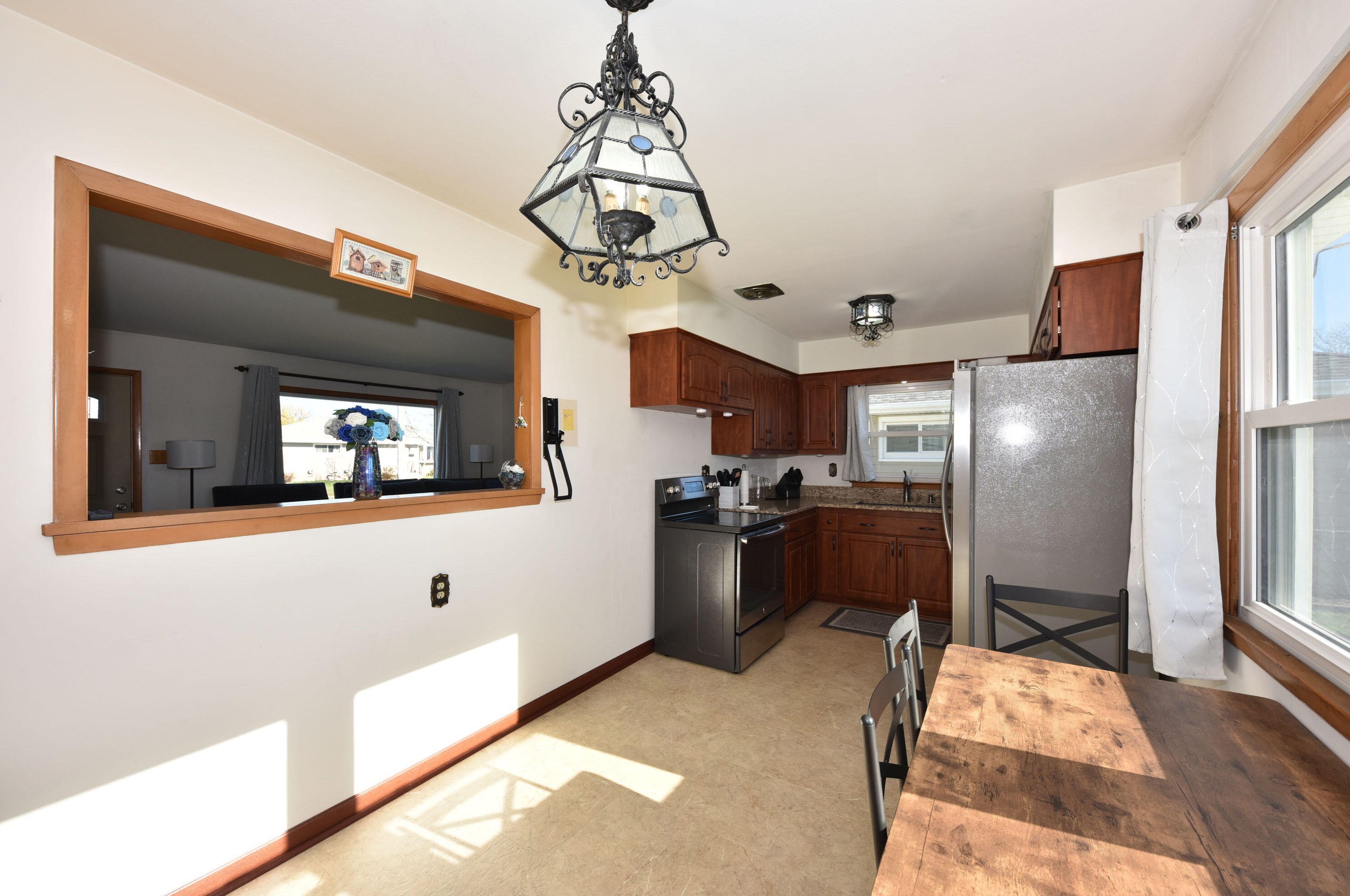 3677 Kimberly Ave, Cudahy WI  53110-3049 exterior