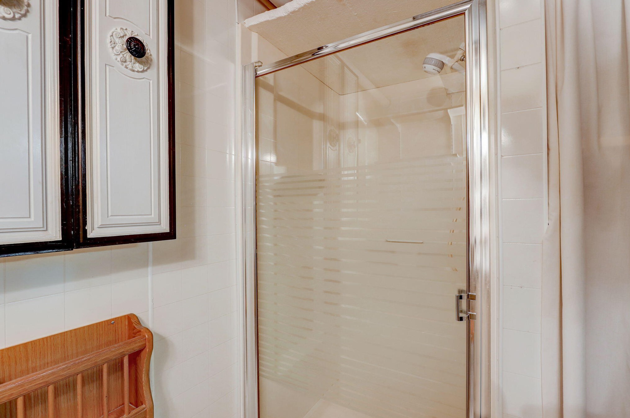 7501 Honey Crk Dr, Milwaukee WI 53221-4062 exterior