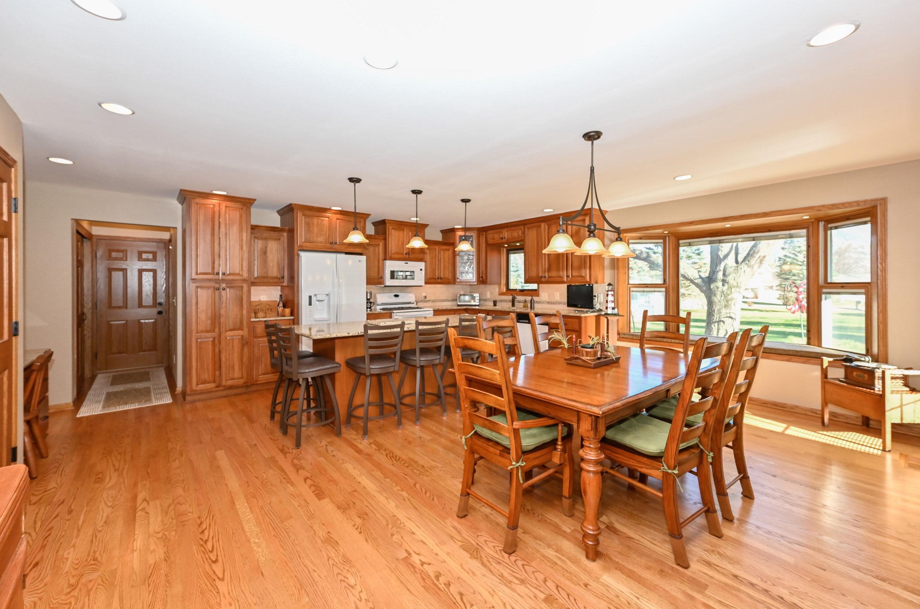 718 Overland Trl, Grafton, WI 53024-1100