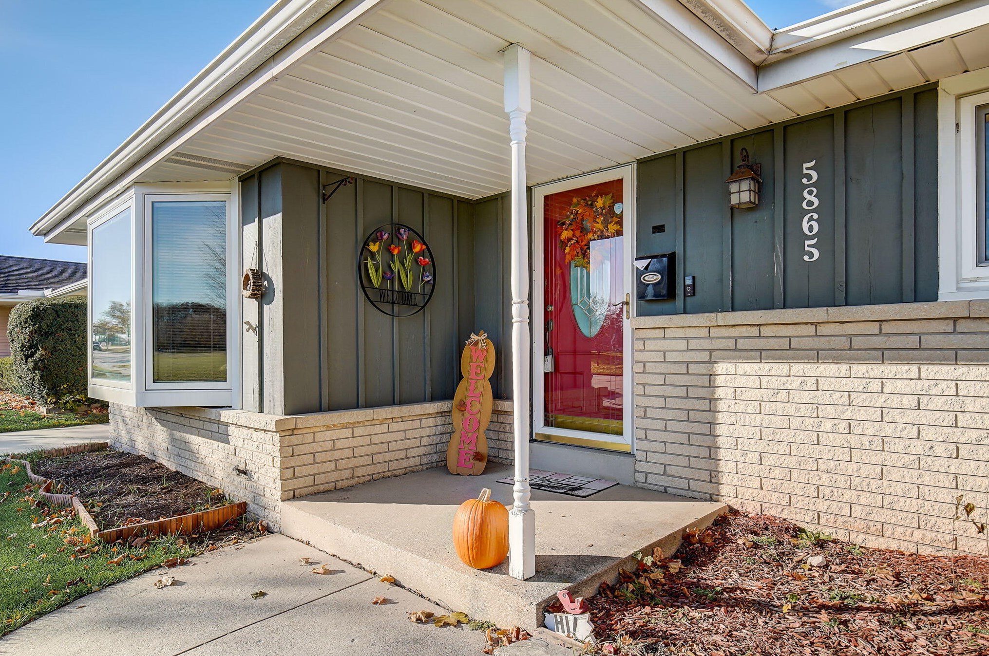 5865 S Illinois Ave, Cudahy, WI 53110