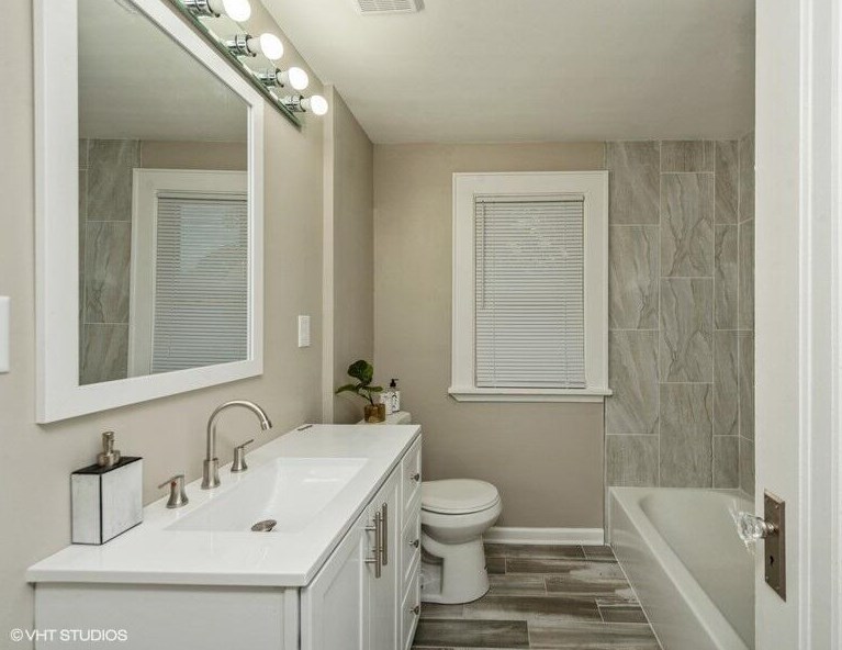 4187 22nd St, Milwaukee WI  53209-6735 exterior