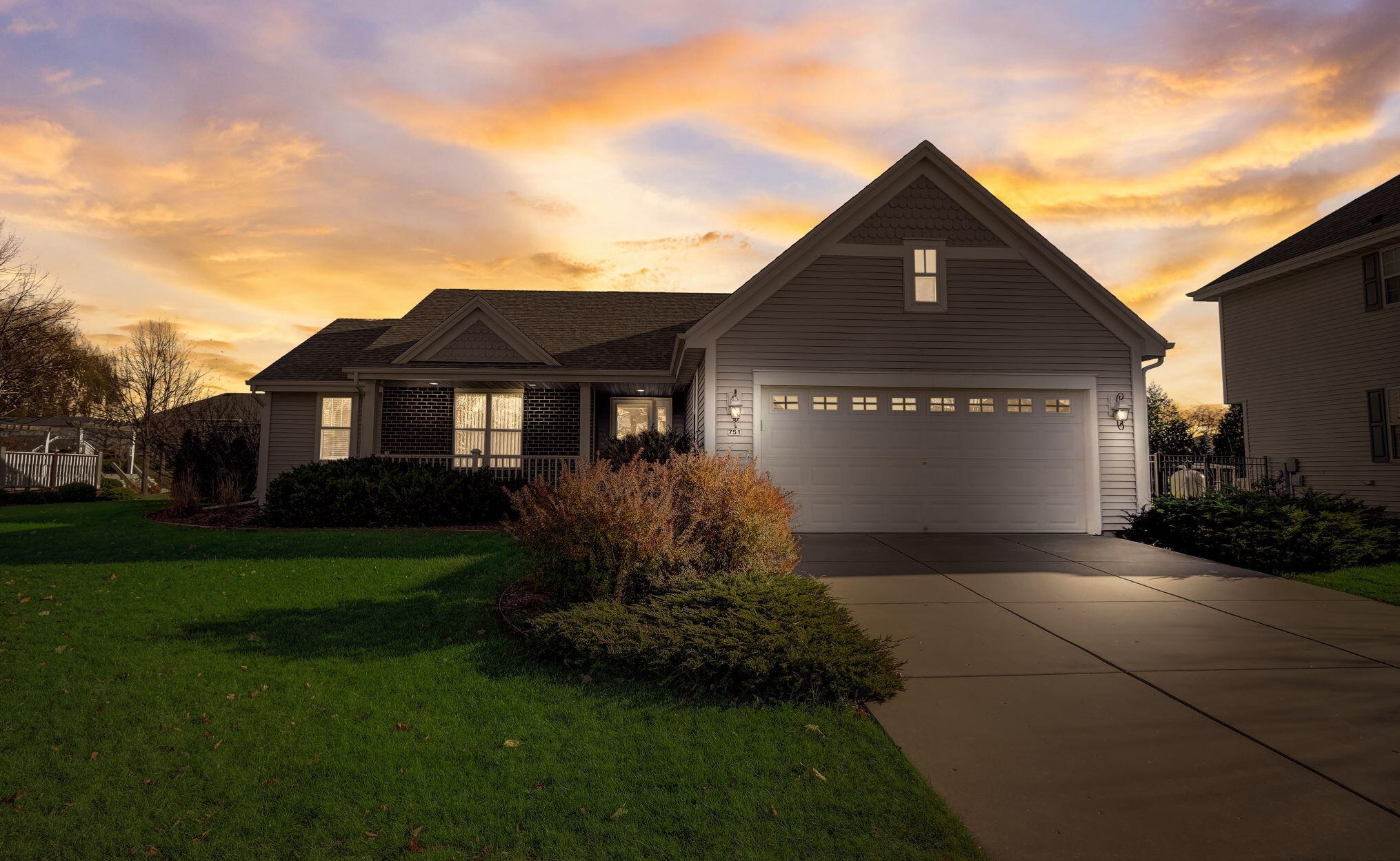 751 Sandy Ln, Elkhorn, WI 53121-1151