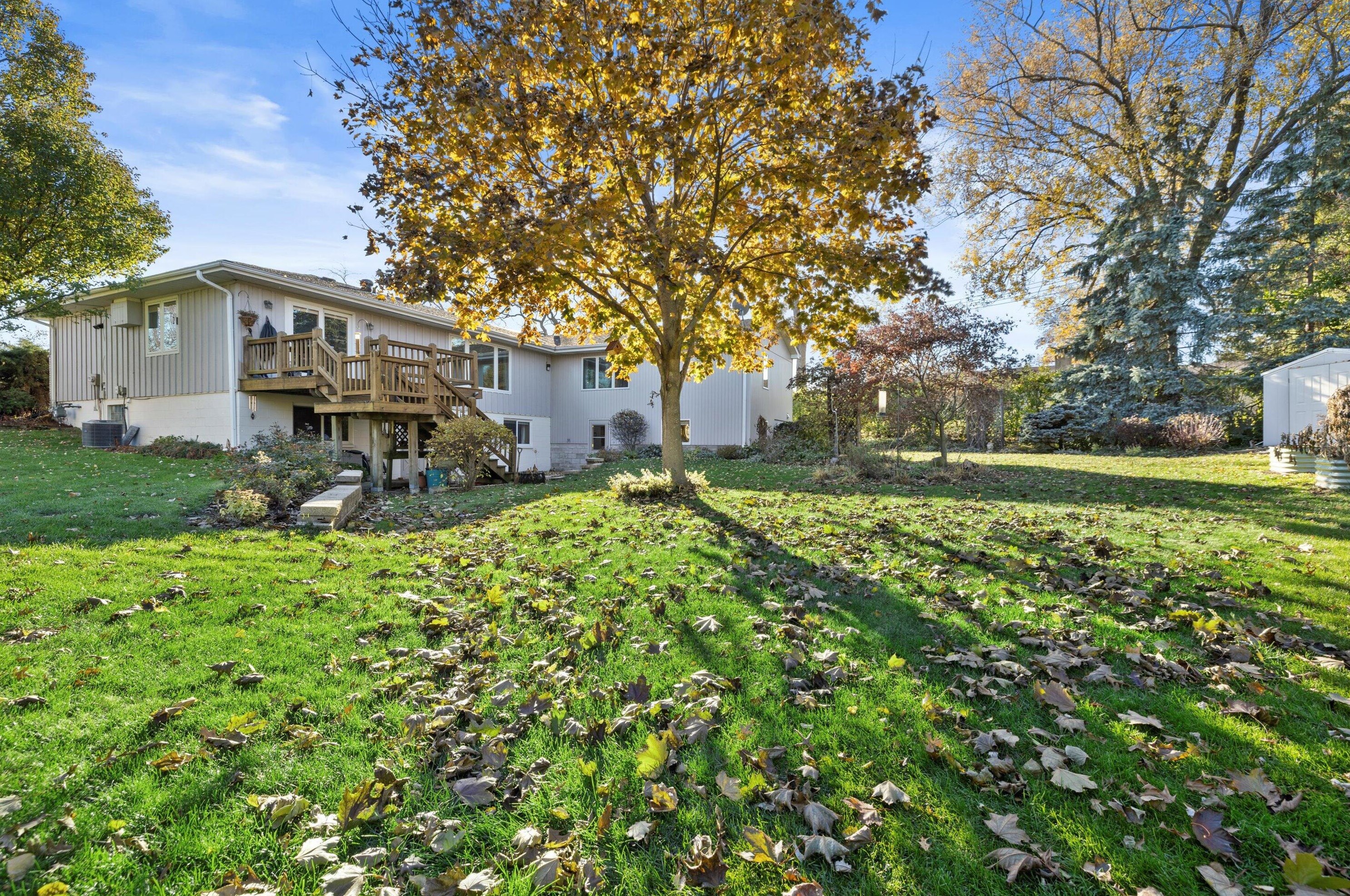 5838 Tahoe Dr, Racine, WI 53406-5250