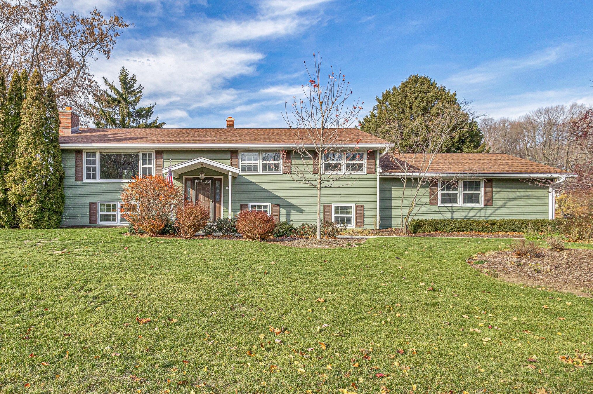1722 Plainwood Dr, Sheboygan, WI 53081