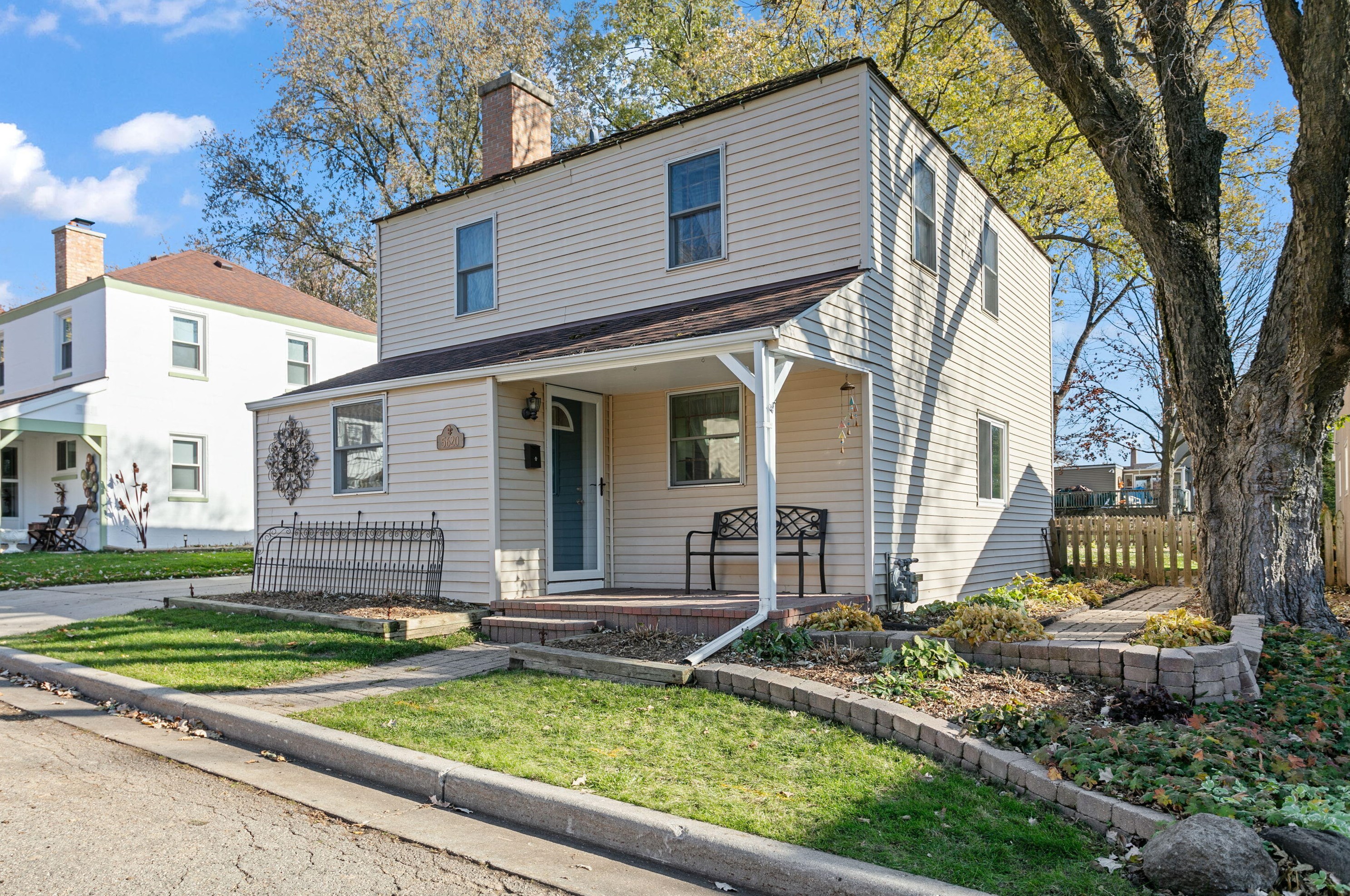 5620 Beaver Ct, Greendale, WI 53129