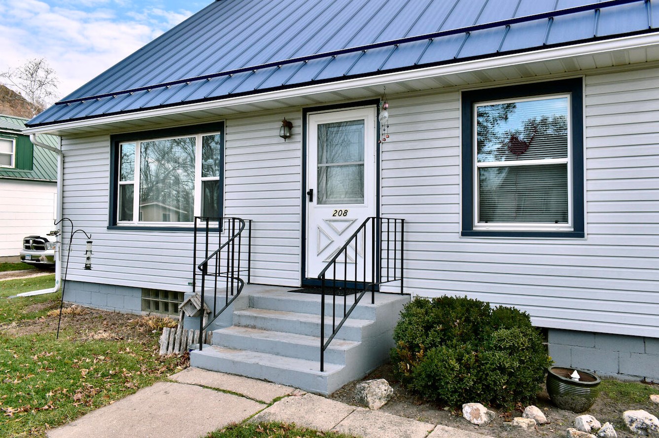 208 Green St, Rushford Village, MN 55971
