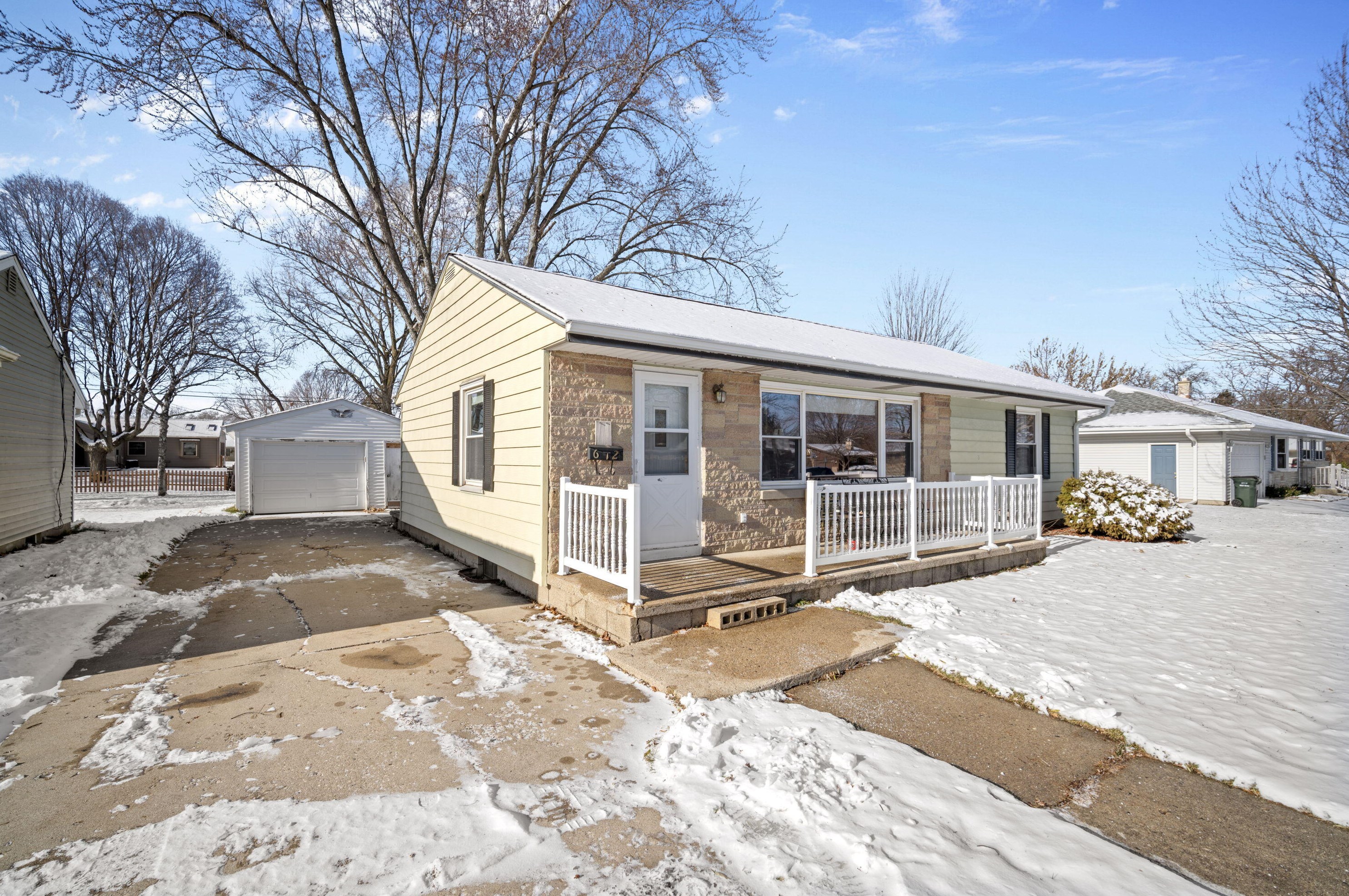 612 James Ct, West Bend, WI 53095-4212