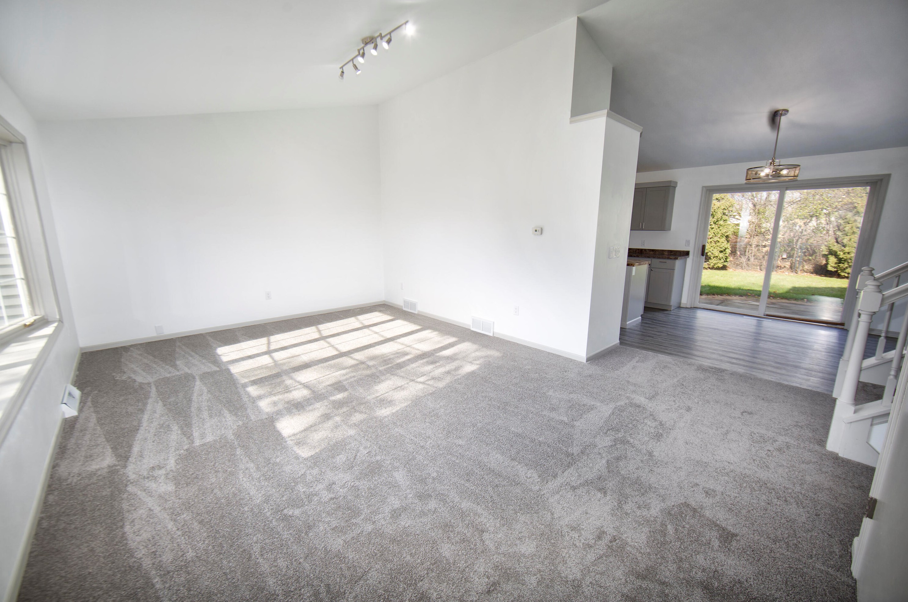 8880 W Lake Pointe Dr, Hales Corners, WI 53132