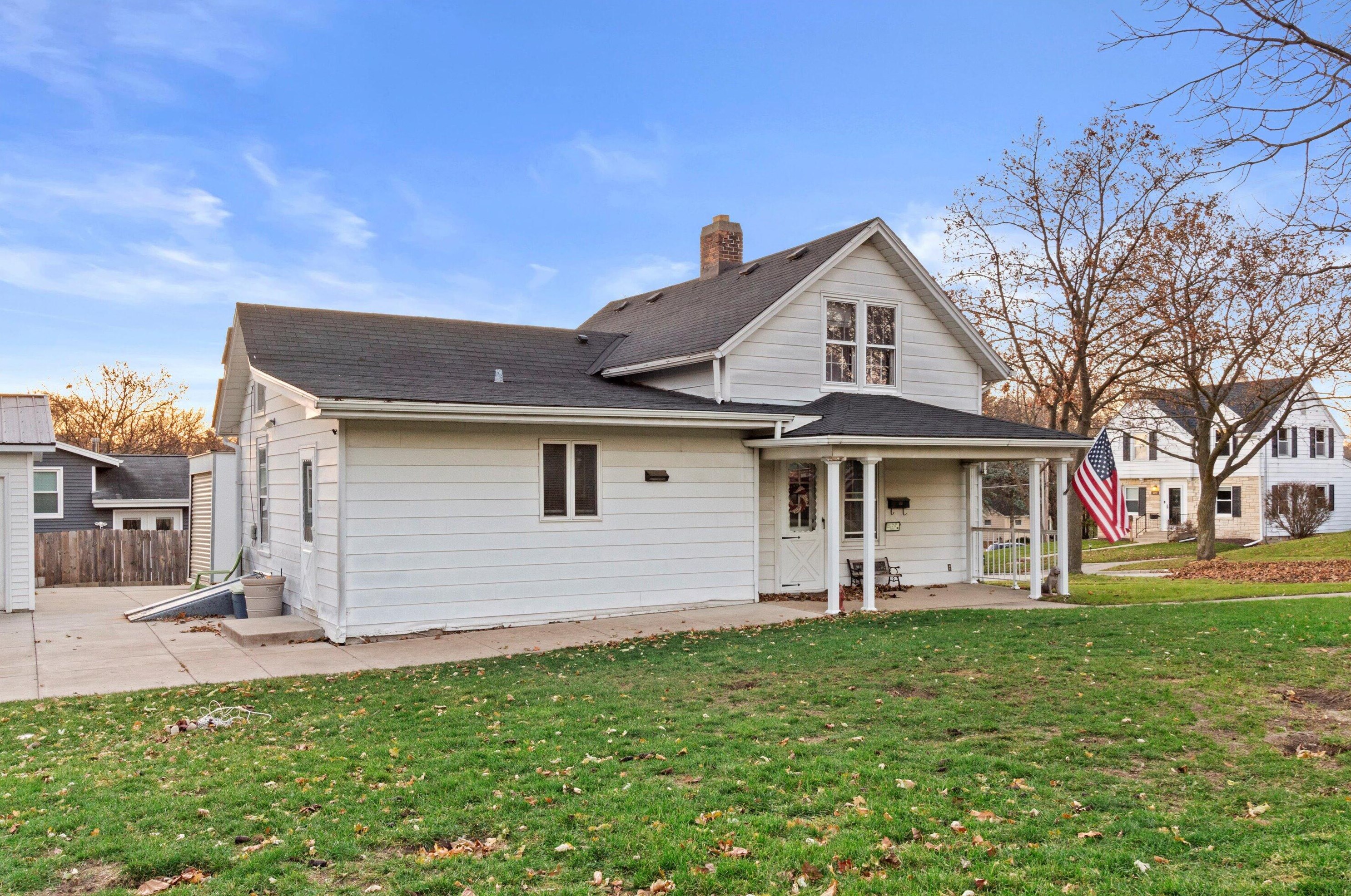 309 Prospect Ave, Waukesha, WI 53188