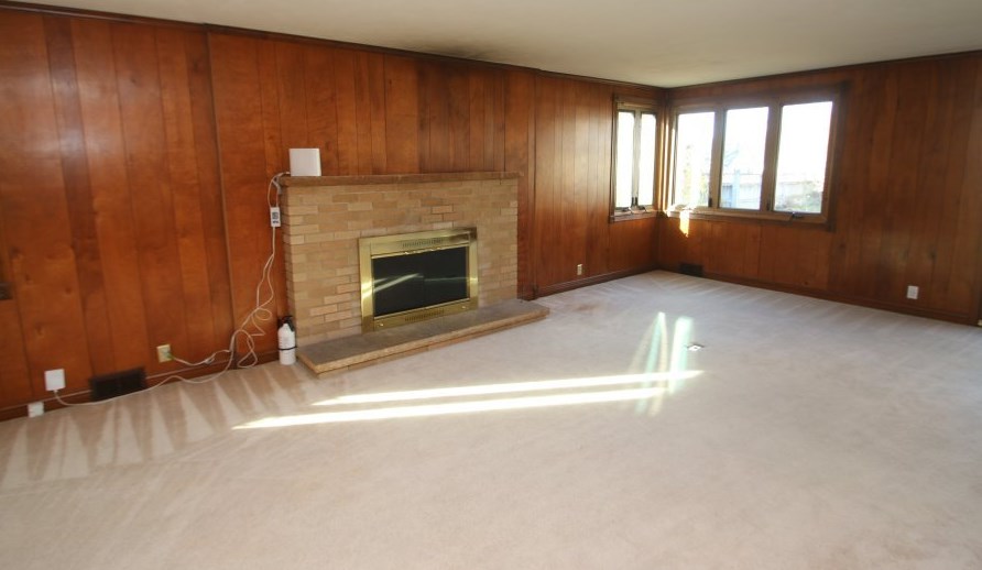 736 N Cumberland Dr, Waukesha, WI 53188
