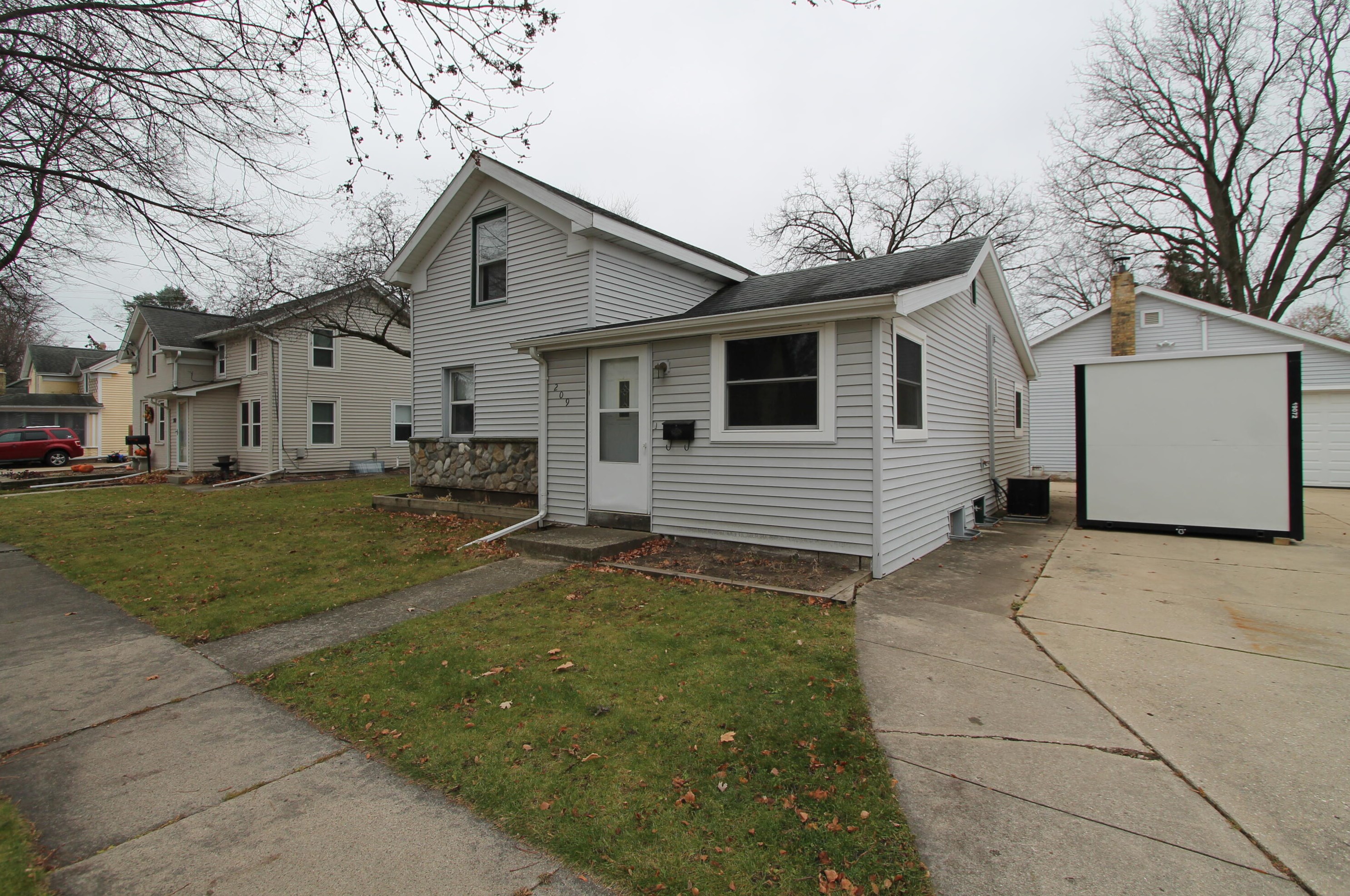209 Johnson St, Lyons, WI 53105-1855
