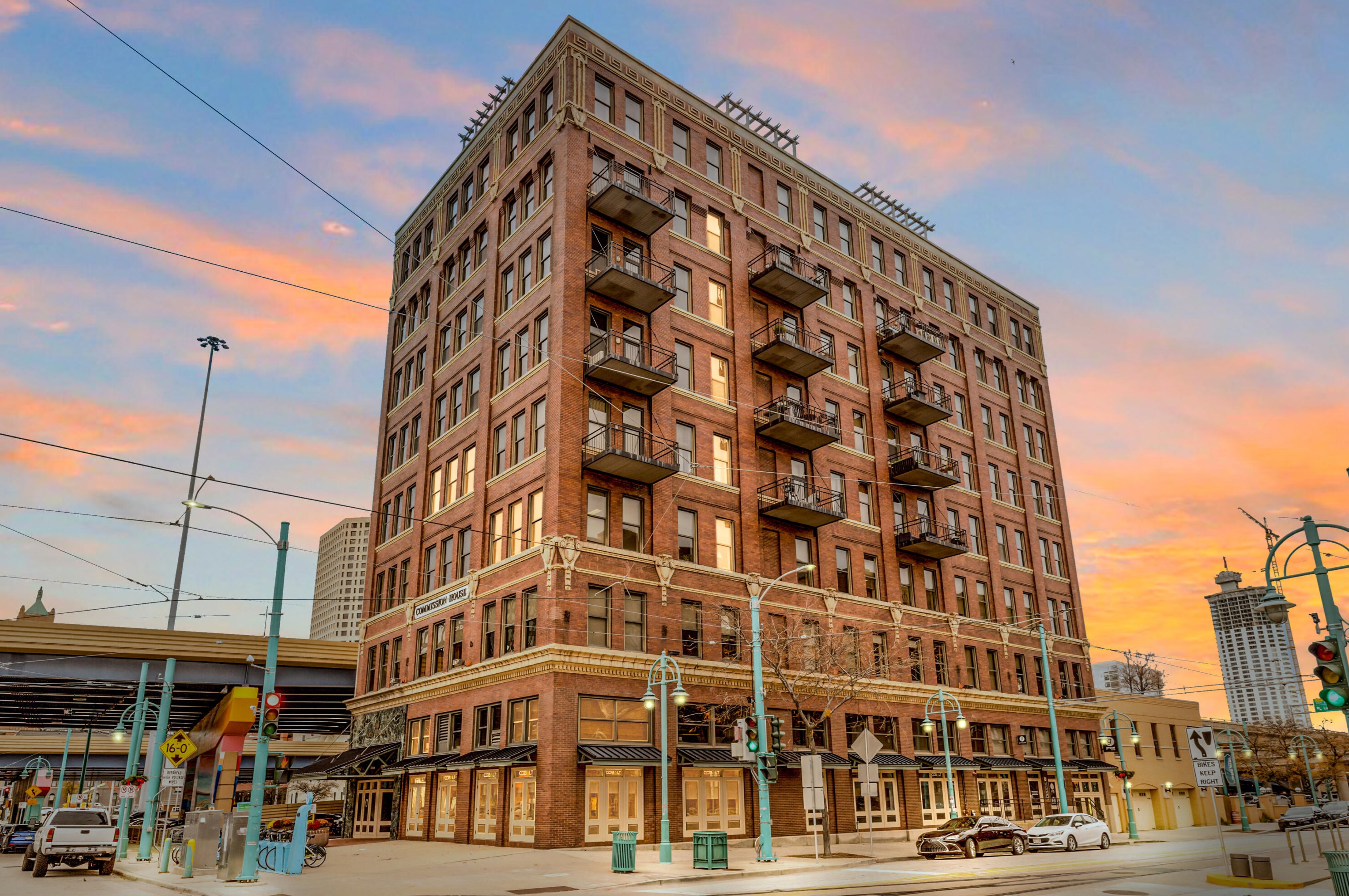 400 Broadway, Milwaukee WI  53202-5510 exterior